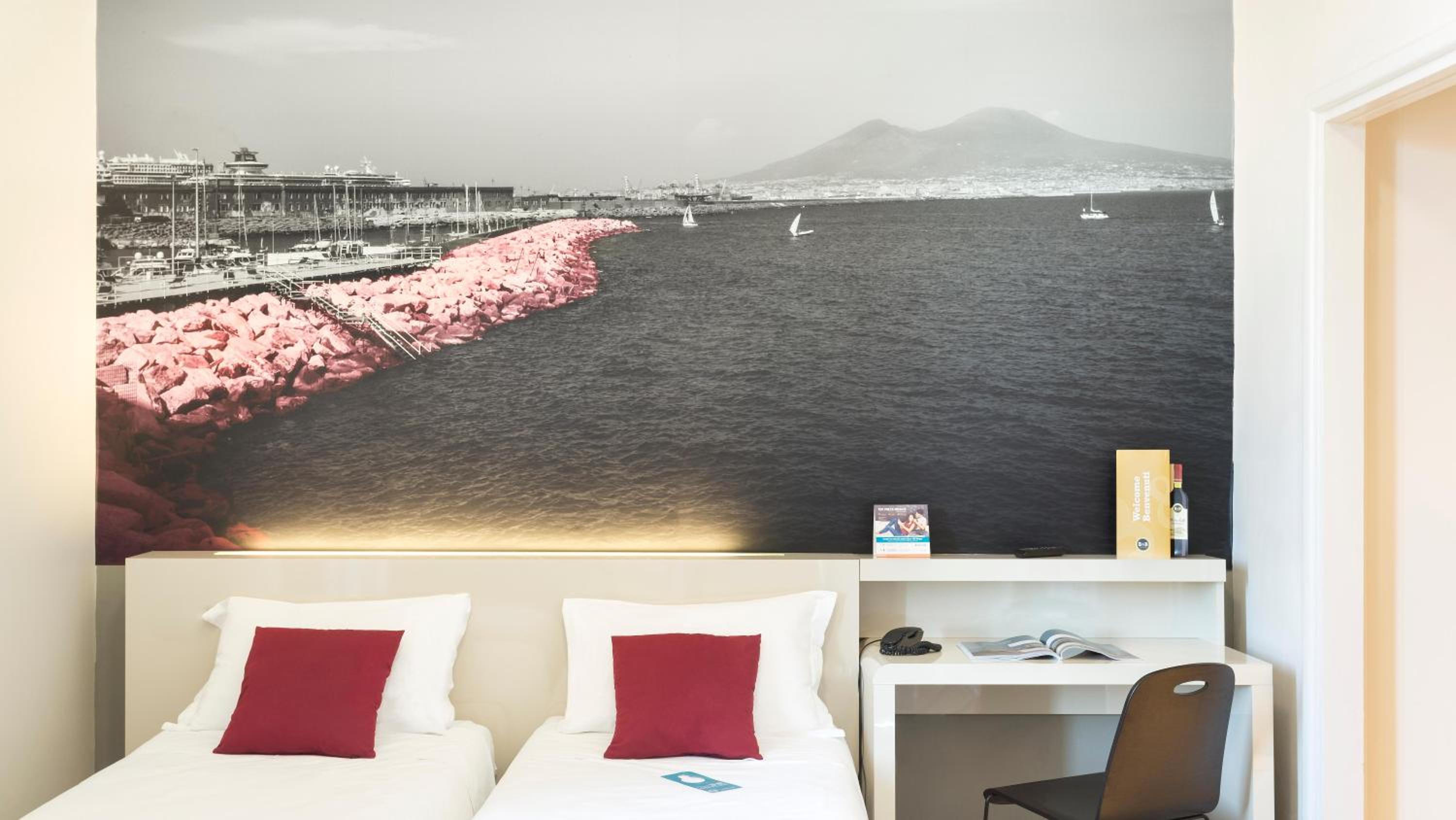 Twin Room - Photo 2