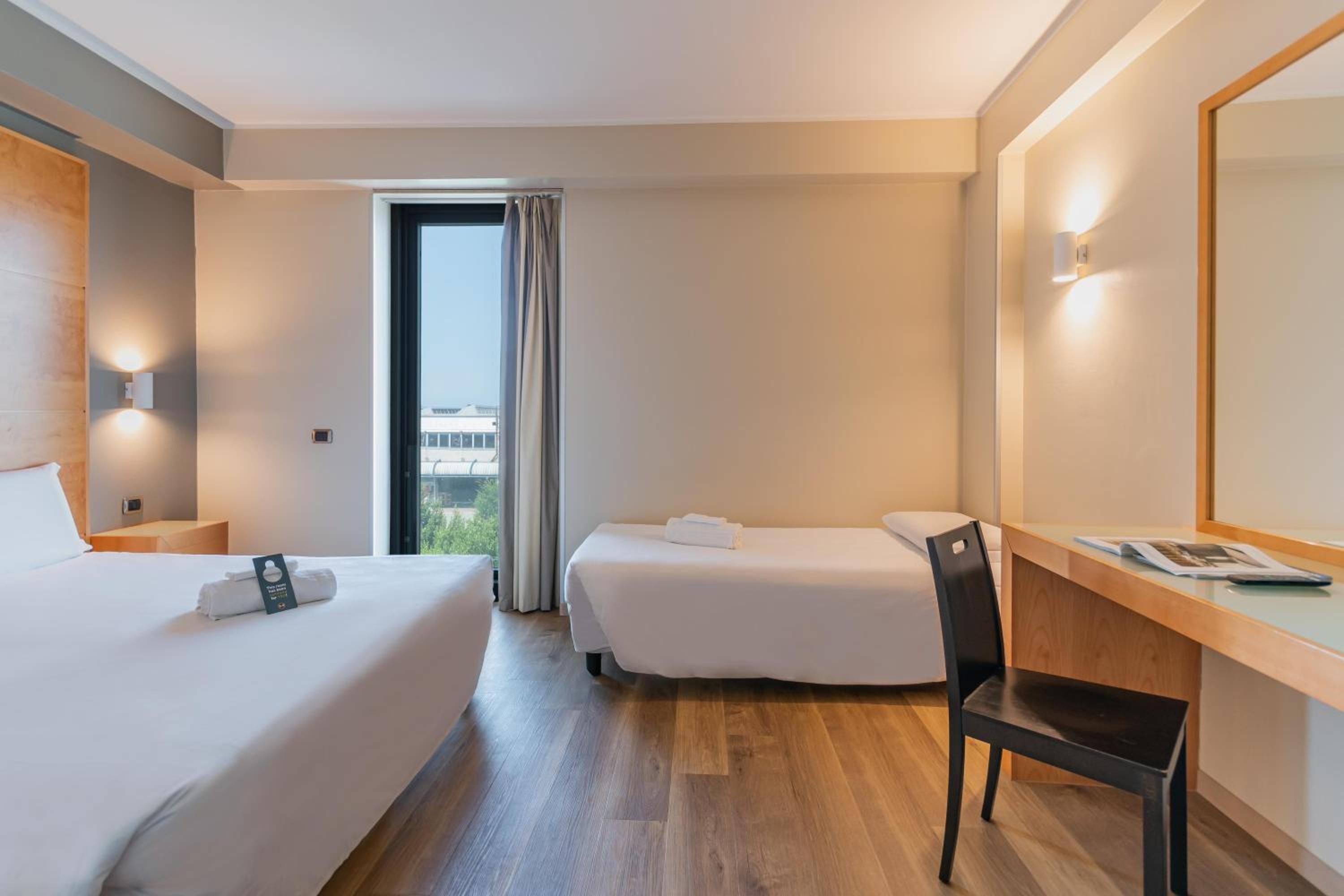 Quadruple Room - Photo 5