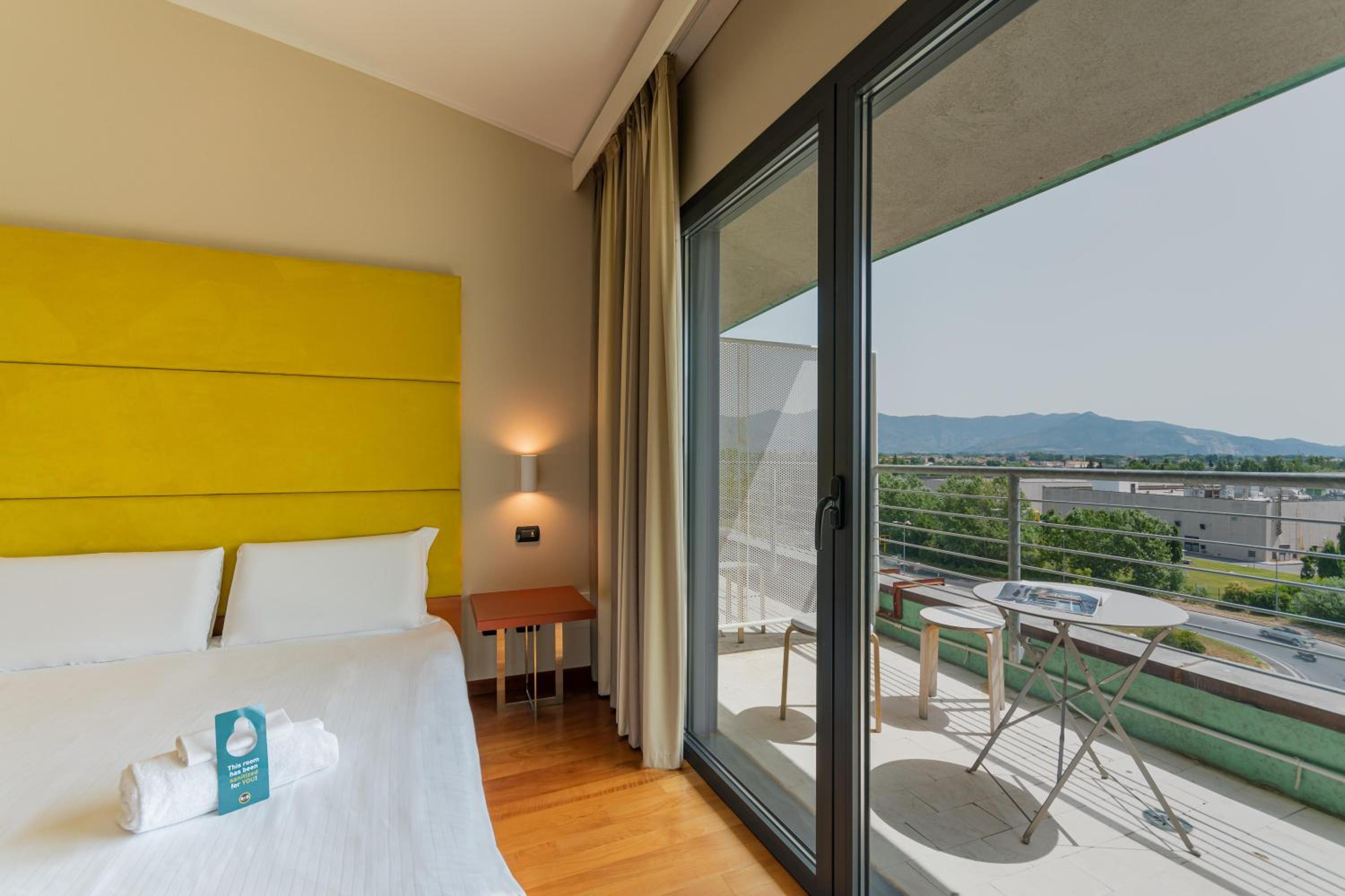 Double Room with Terrace - Photo 3
