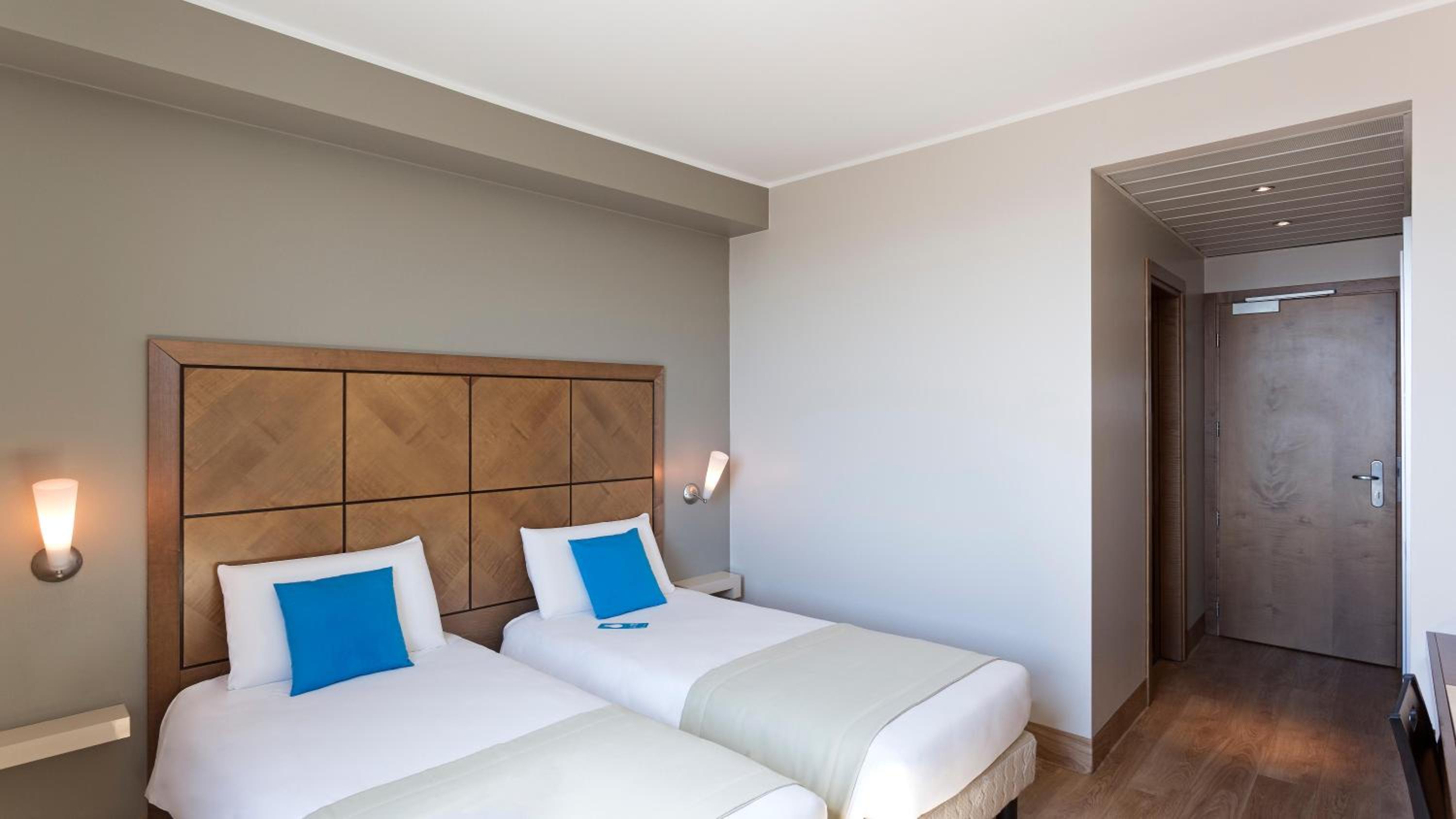 Twin Room - Photo 1
