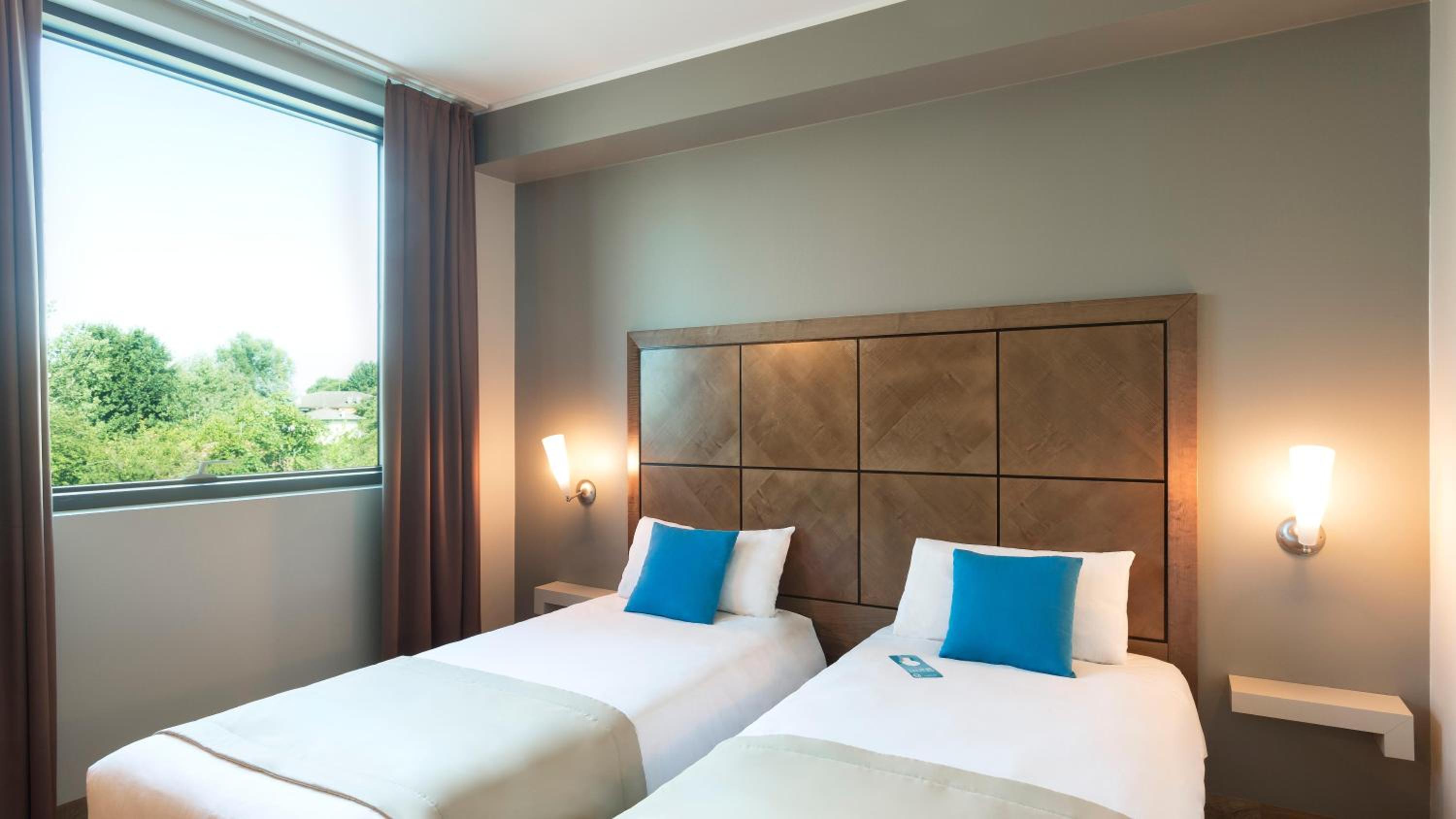 Twin Room - Photo 4