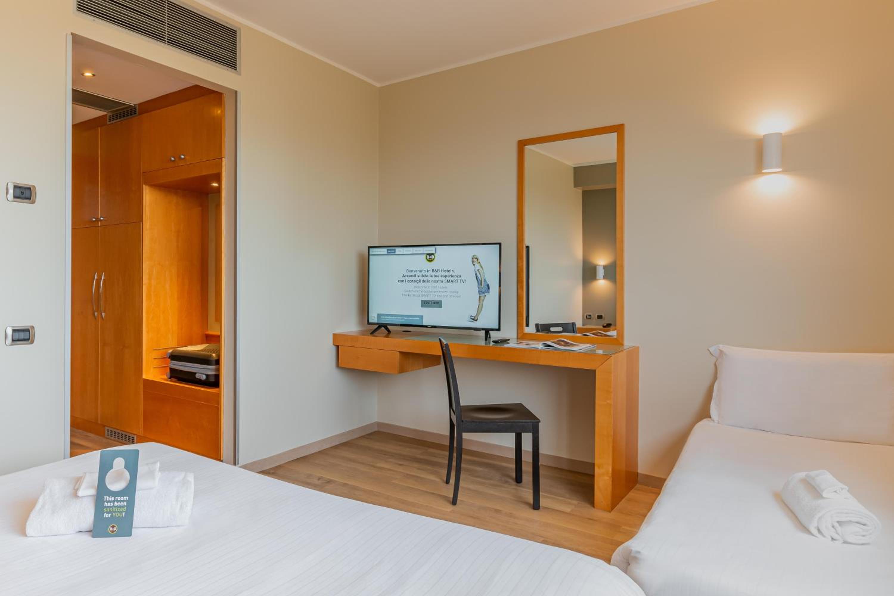 Classic Triple Room - Photo 12