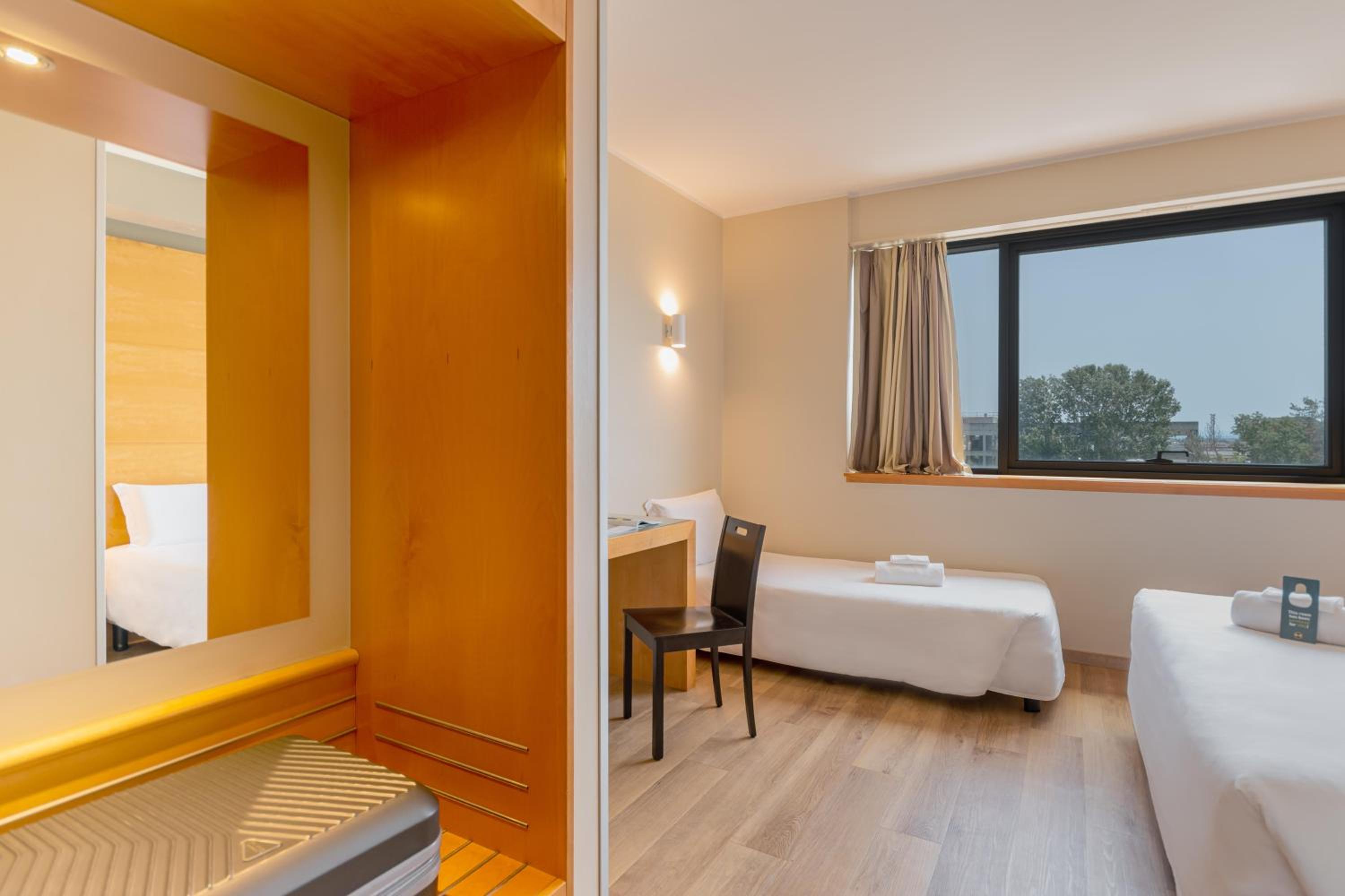 Classic Triple Room - Photo 3
