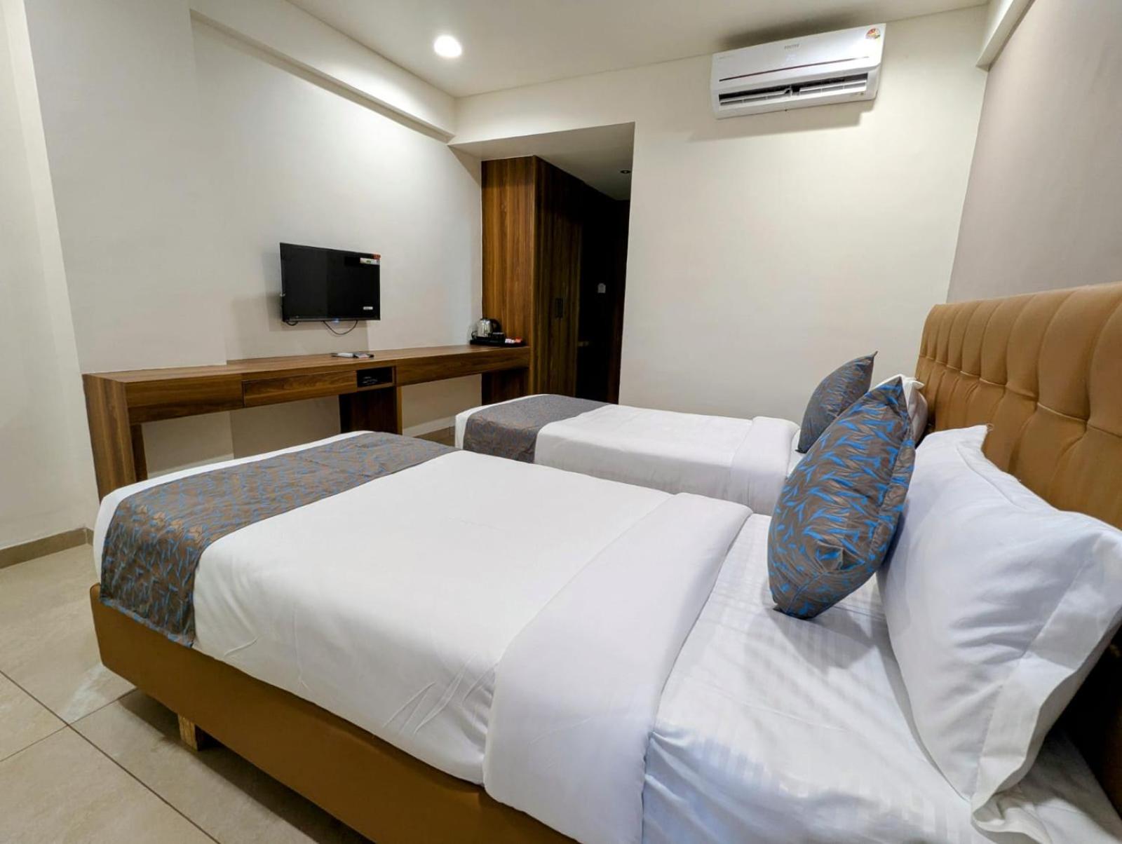Twin Room - Photo 5