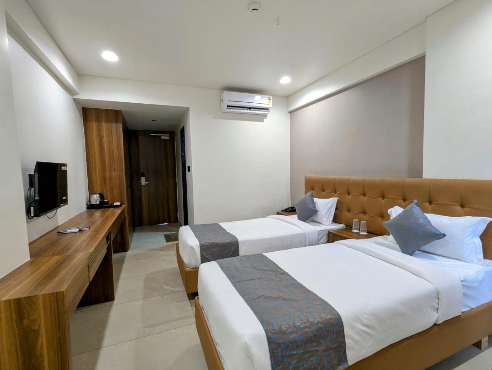 Twin Room - Photo 4