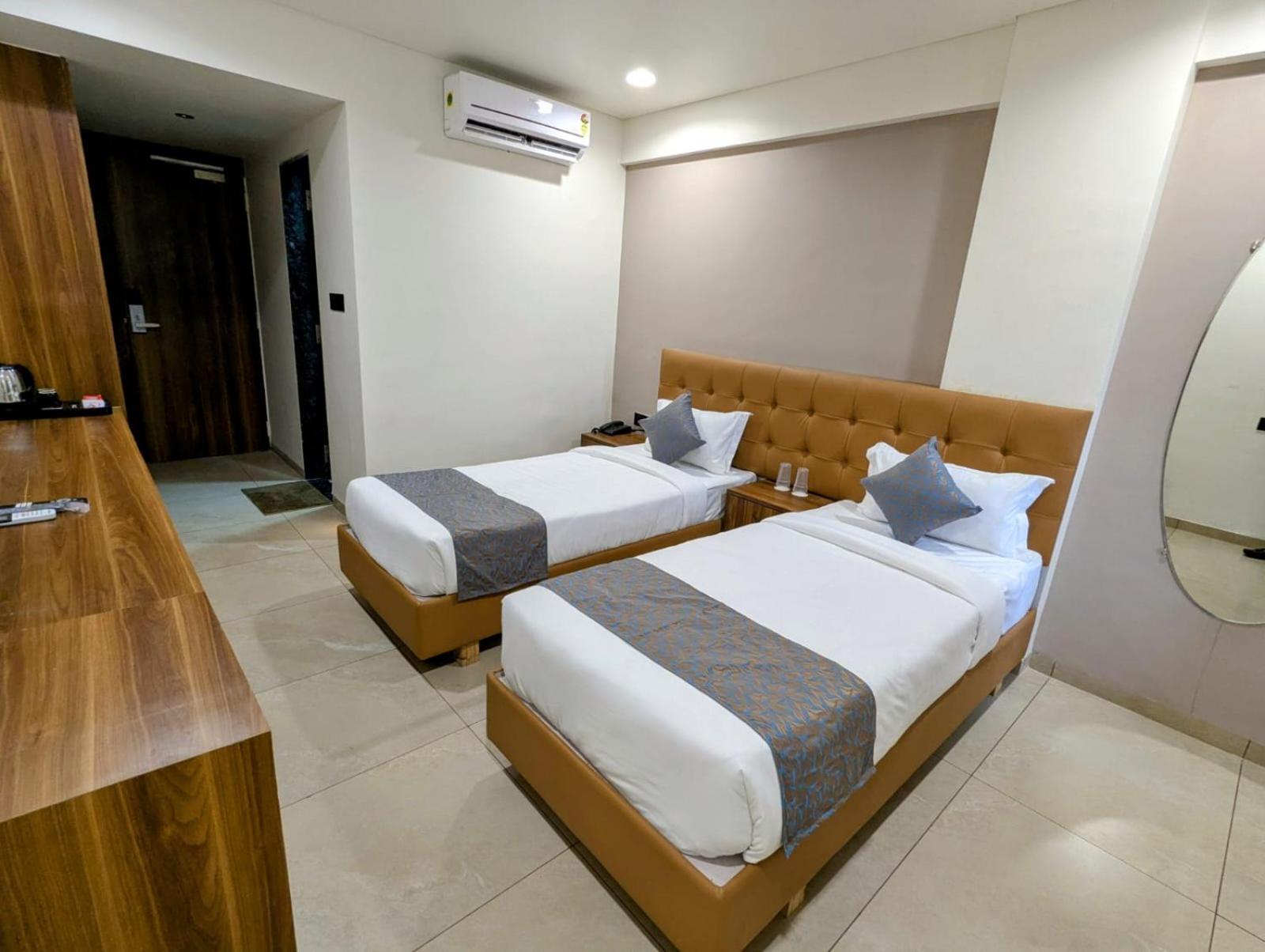 Twin Room - Photo 6