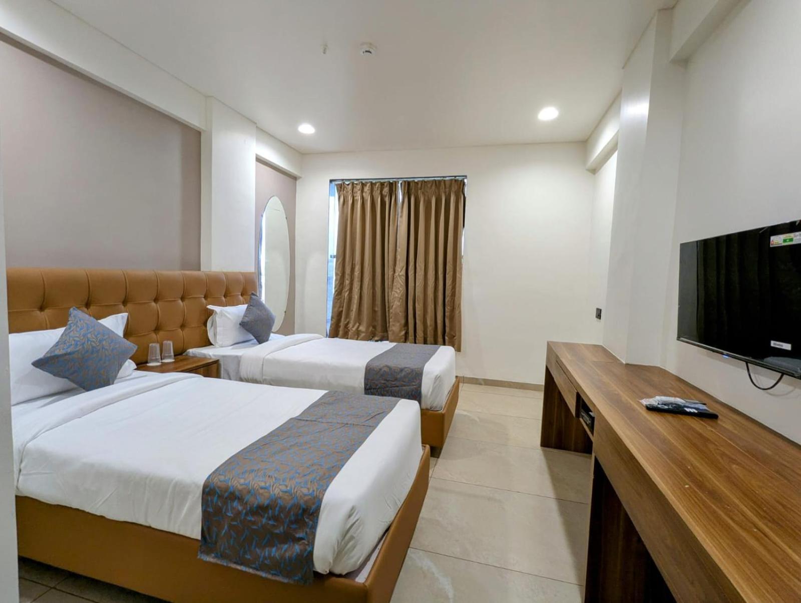 Twin Room - Photo 1
