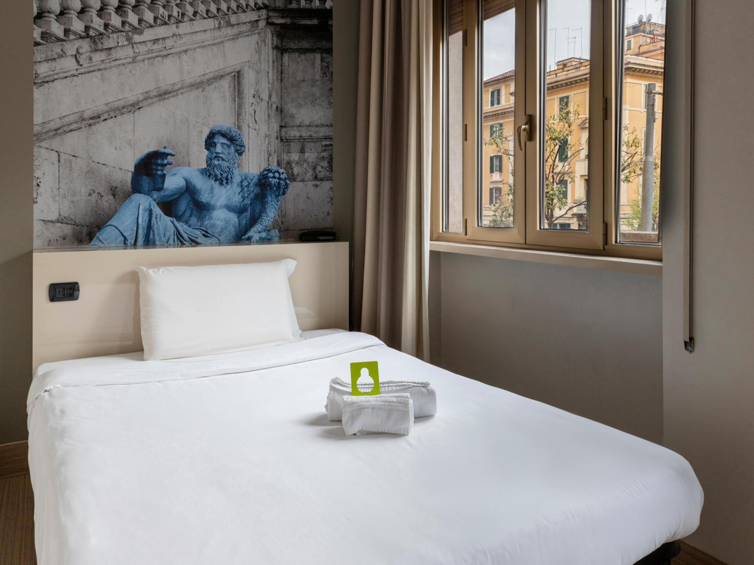 Single Room thumbnail 6