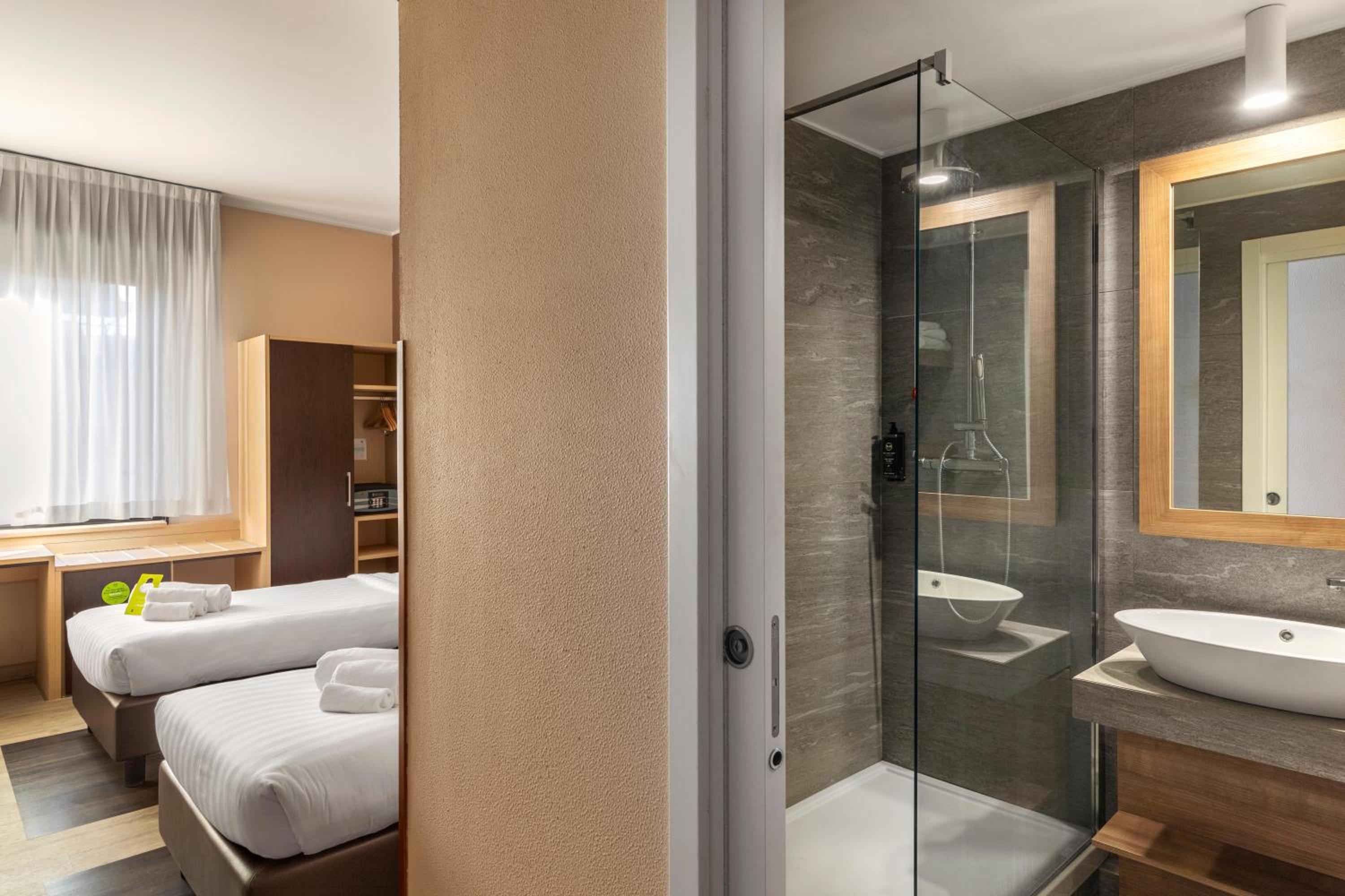 Comfort Twin Room