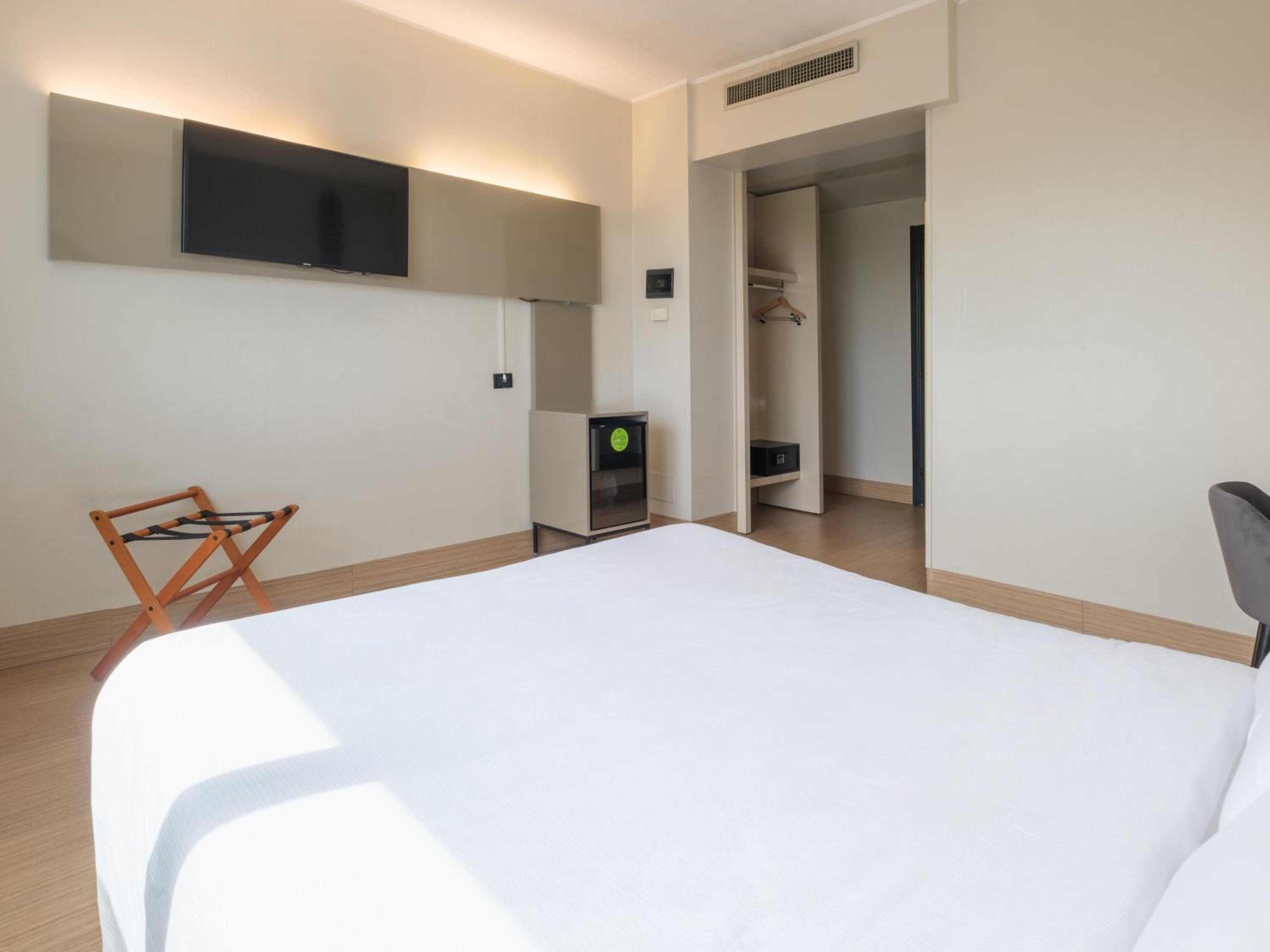 Superior Double Room - Photo 8