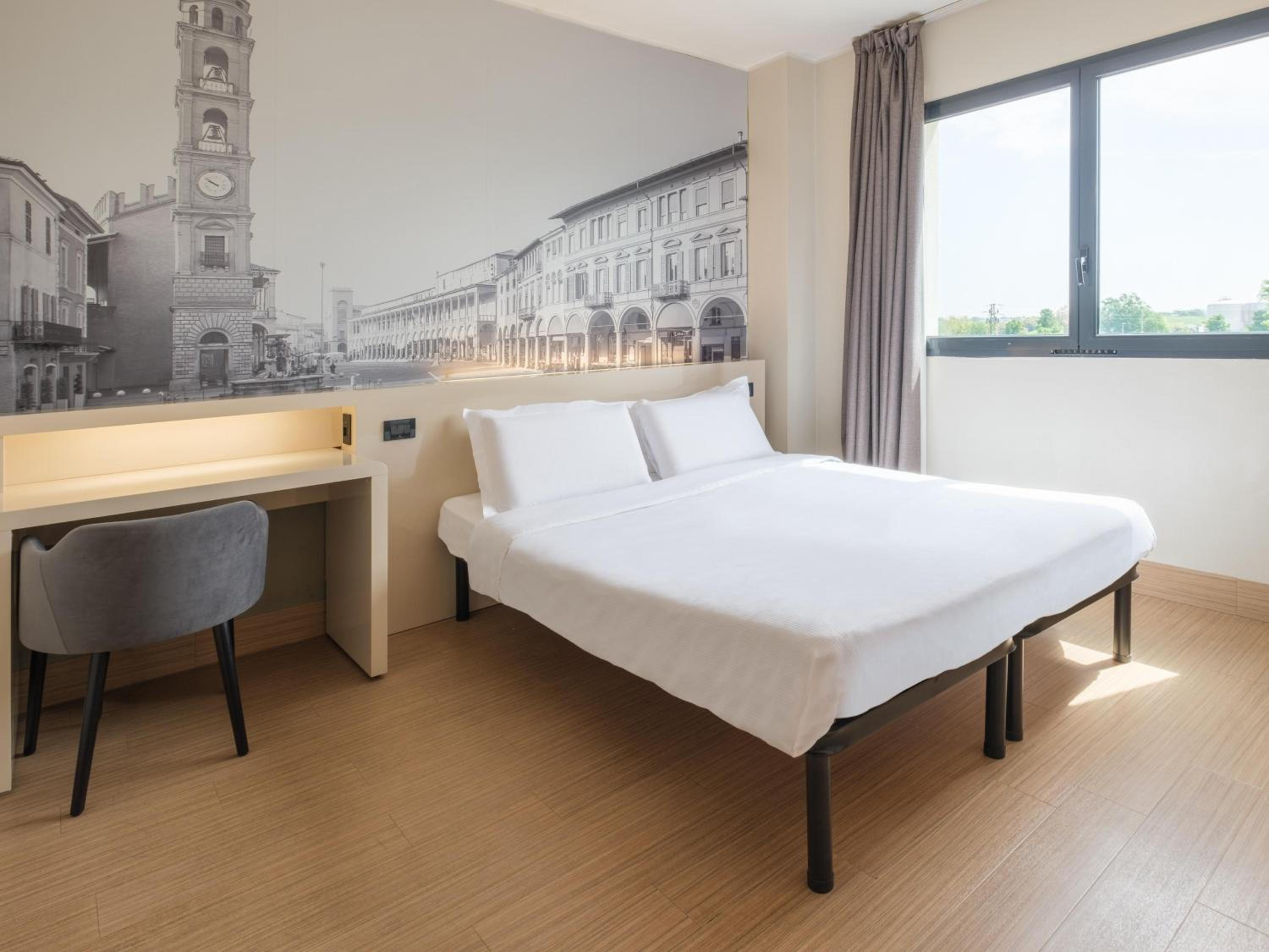 Double Room - Photo 6