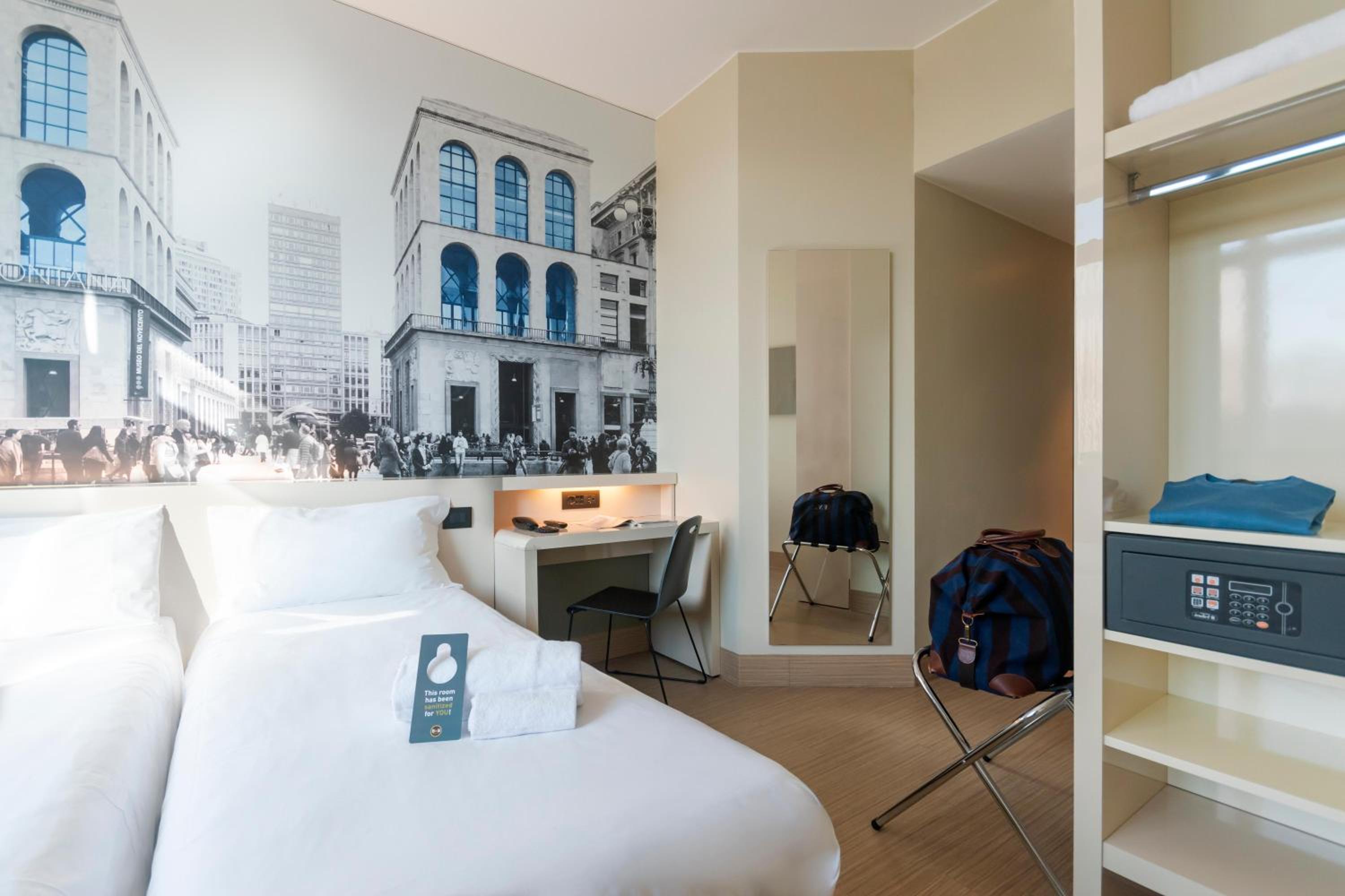 Twin Room - Disability Access photo 3