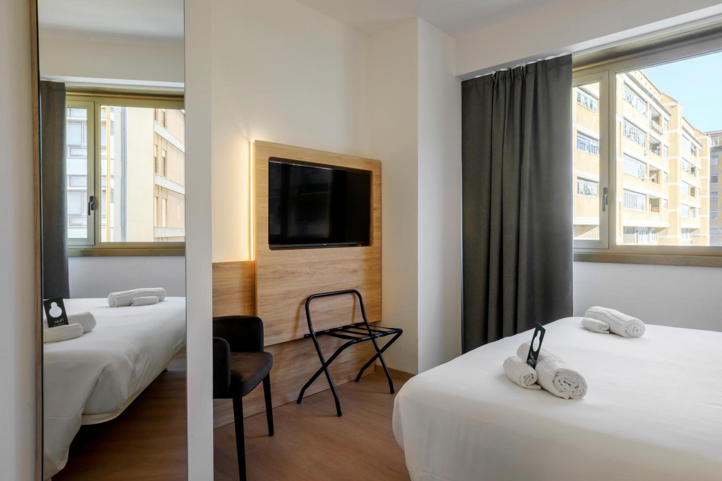 Double Room - Photo 3