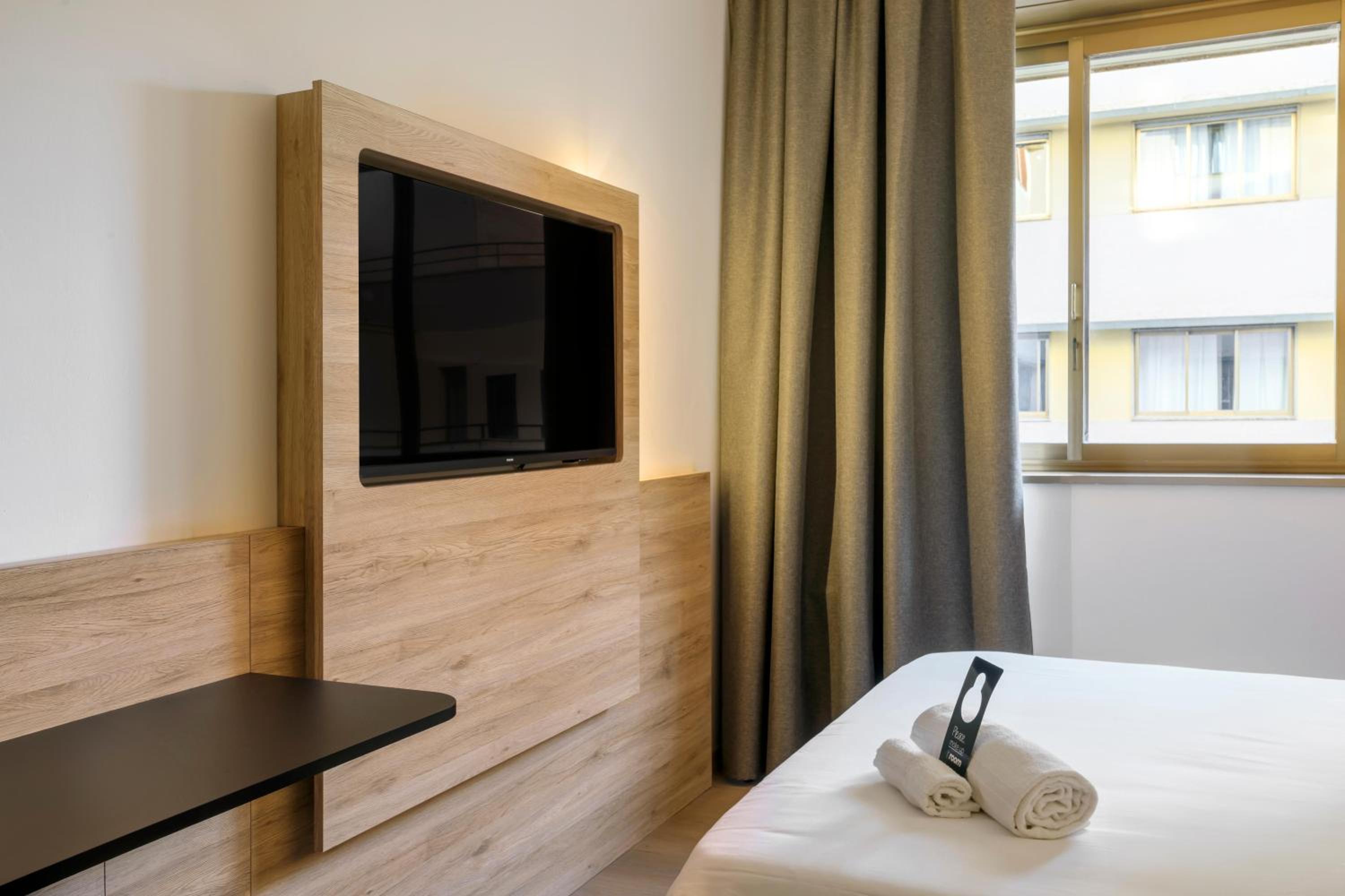 Single Room - Disability Access photo 2