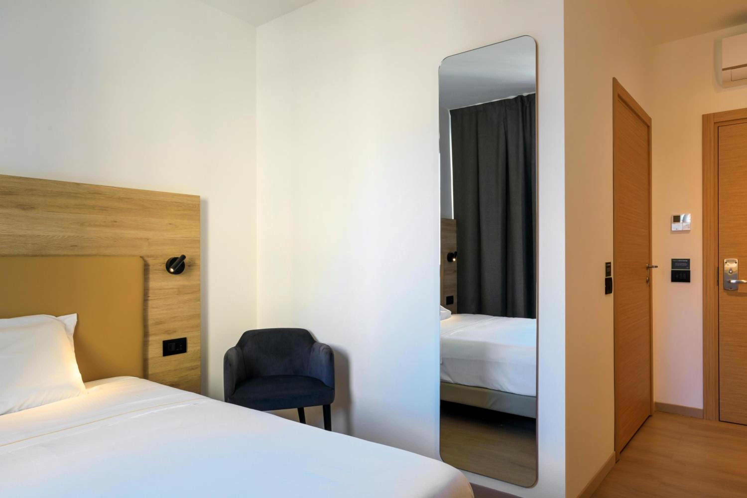 Deluxe Single Room photo 3