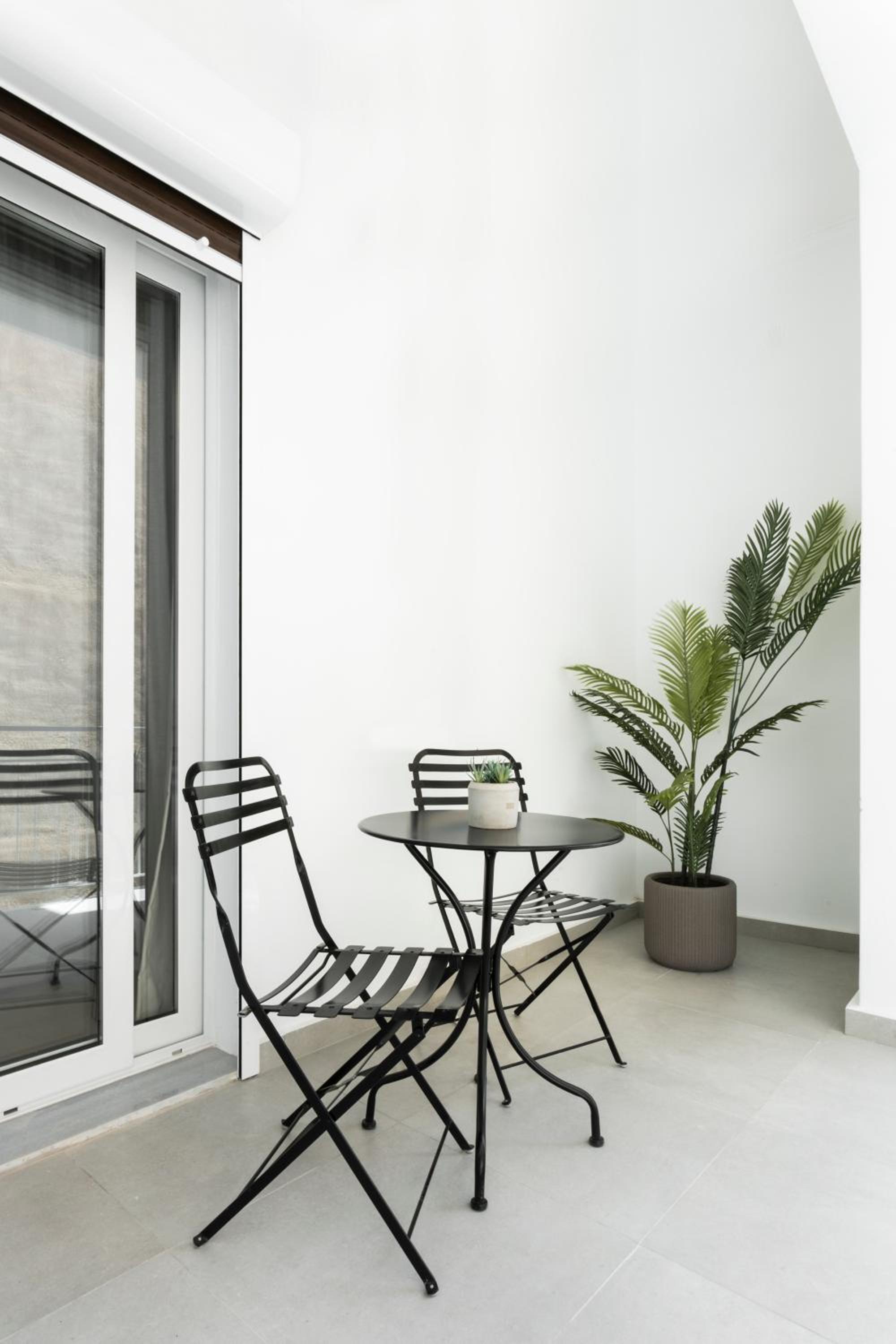 Four-Bedroom Luxury Apartment photo 3