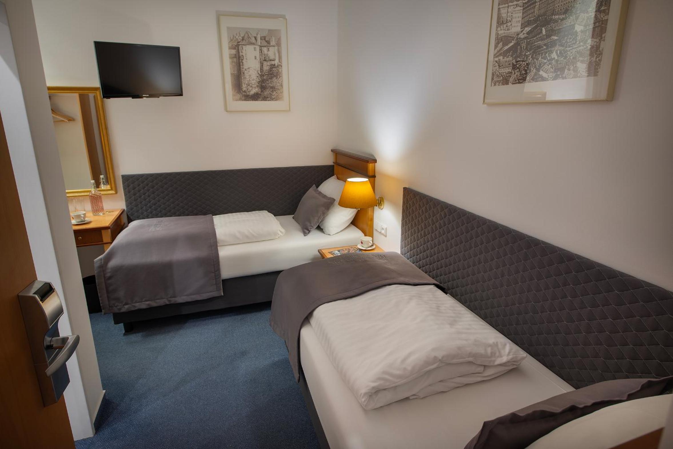 Small Twin Room photo 2