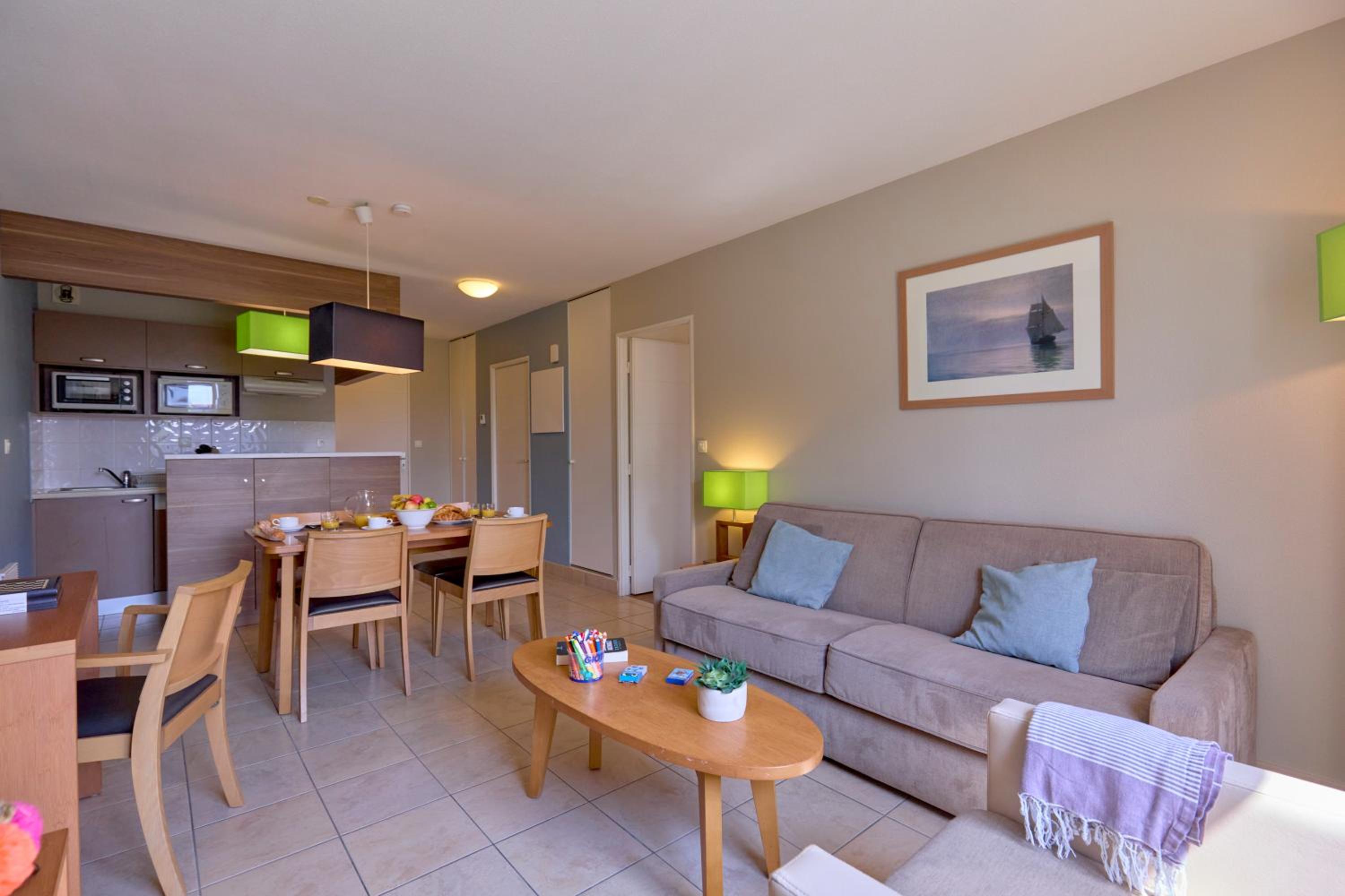 One-Bedroom Apartment (4 Adults) with Partial Sea View
