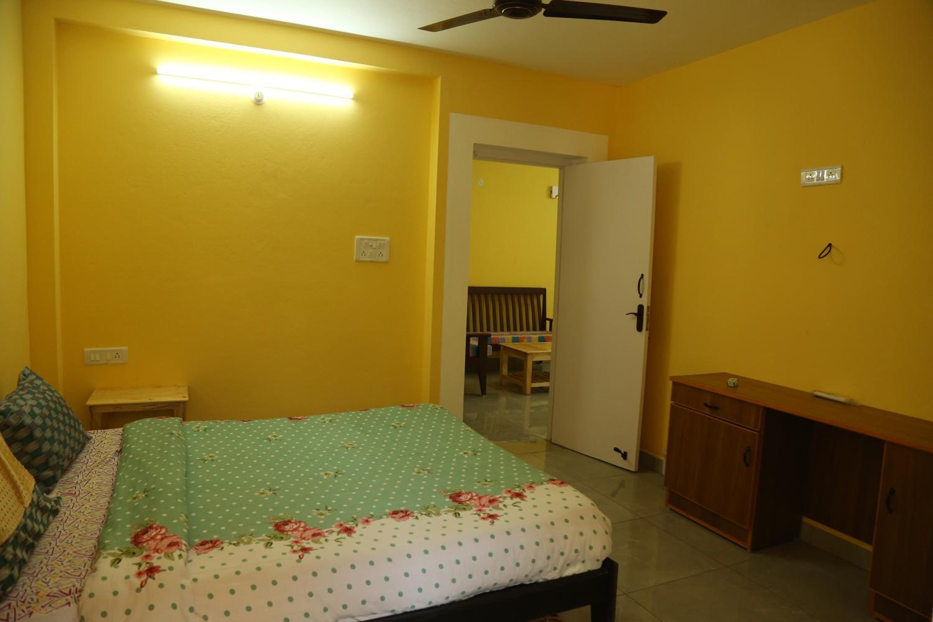 Three-Bedroom Suite - Photo 5