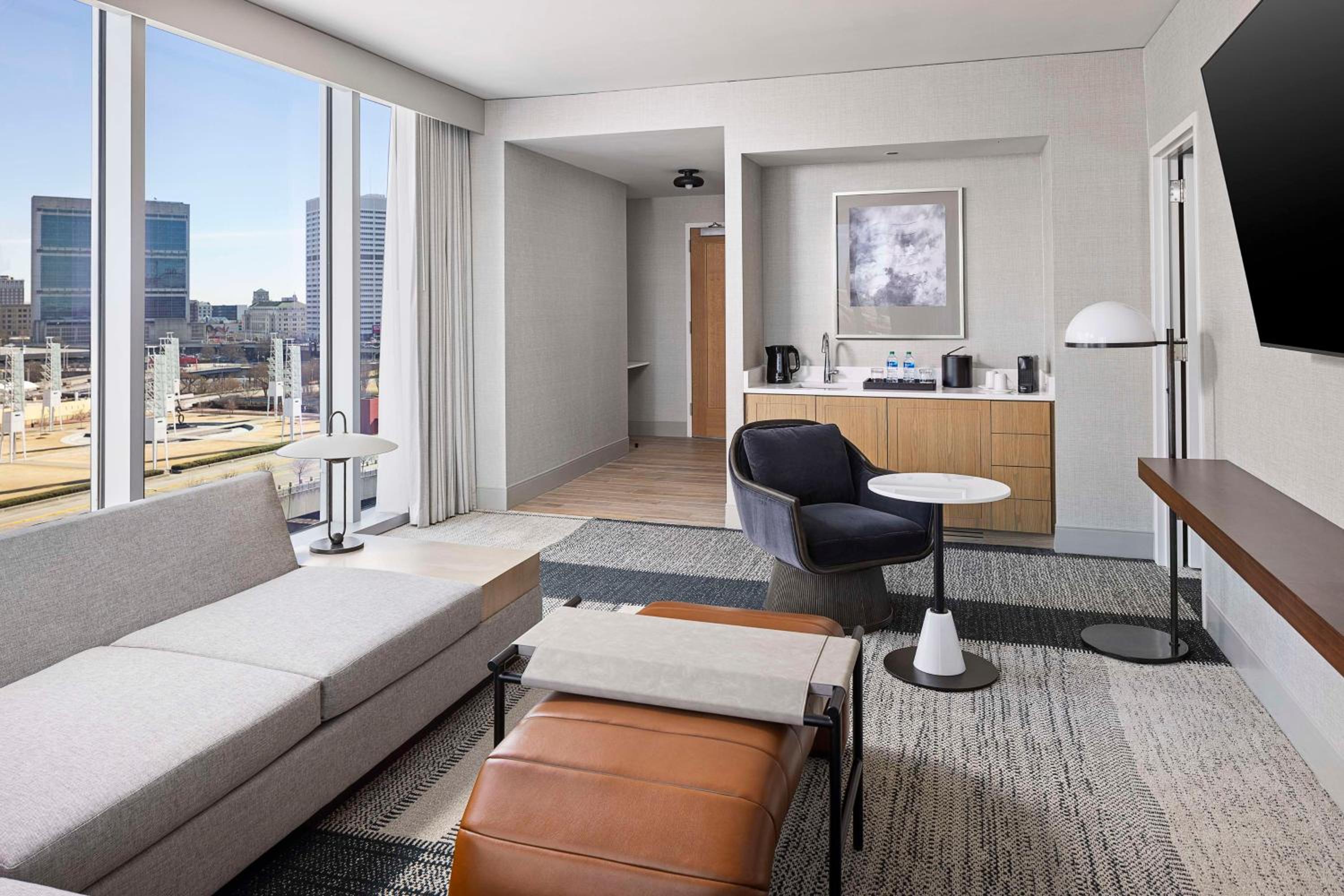 One-Bedroom King Suite - Photo 9