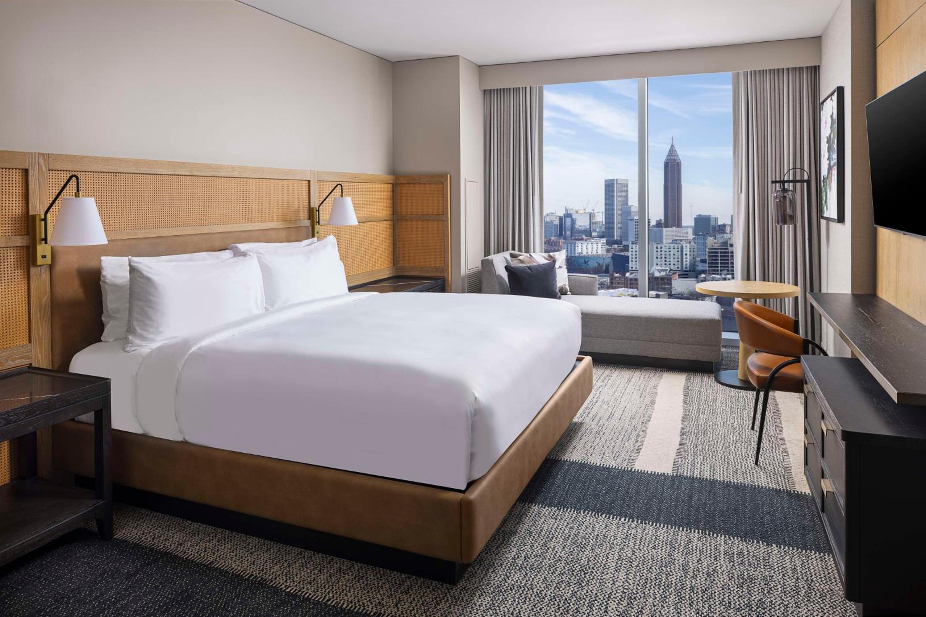 King Room with City View - Photo 1