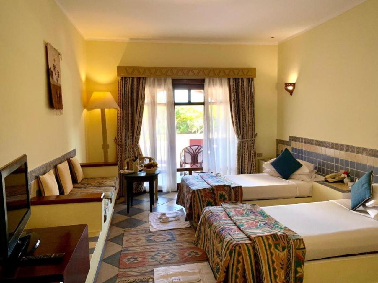 Standard Room with Garden View - Photo 7