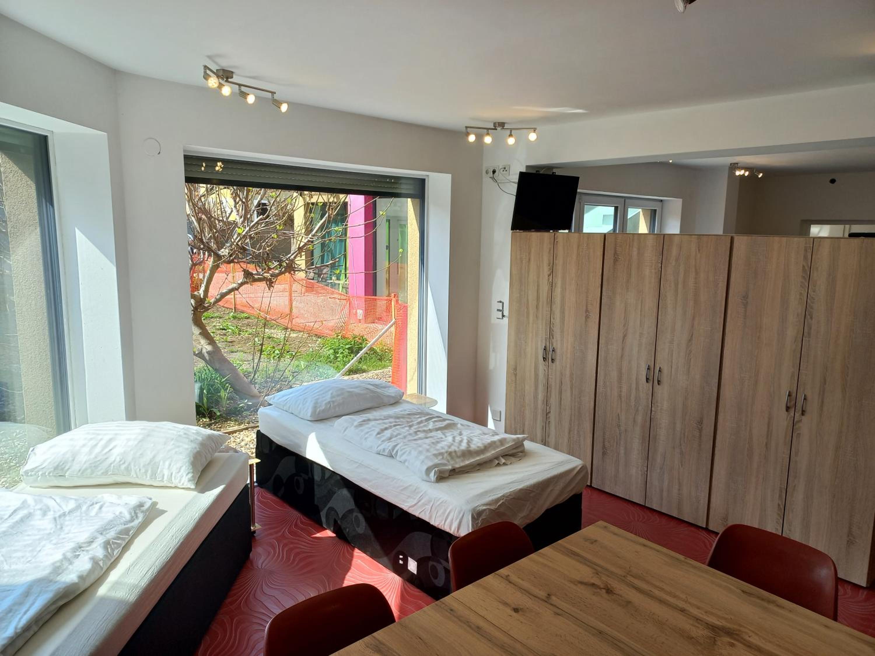 Mixed Dormitory Room photo 1