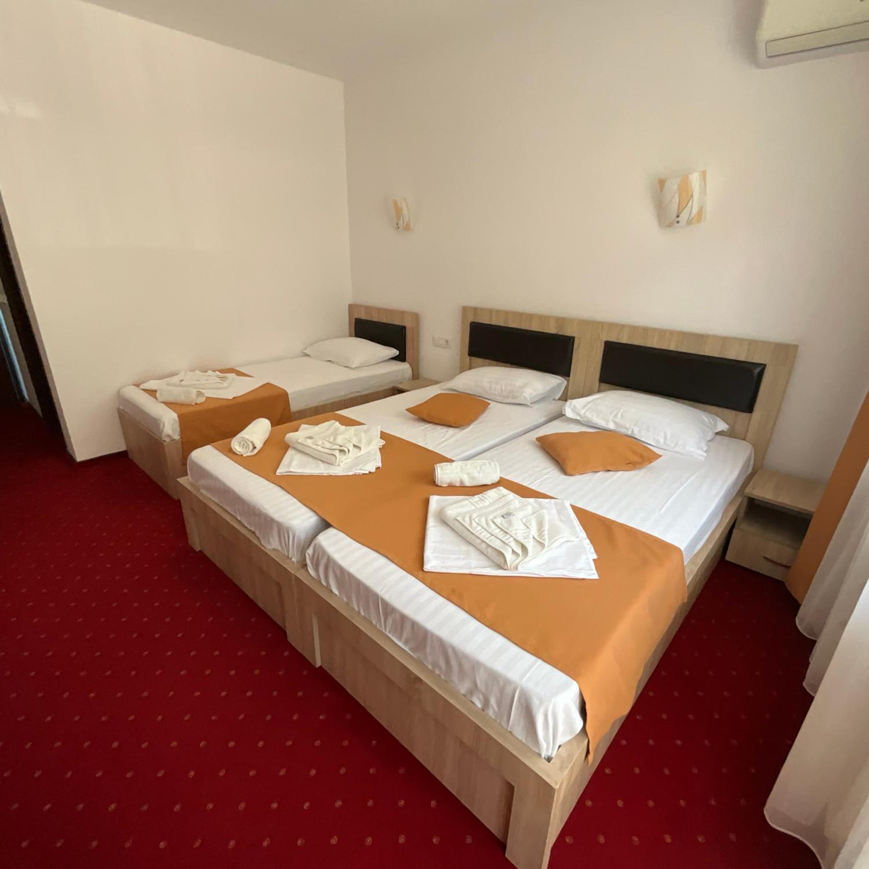 Triple Room - Photo 1