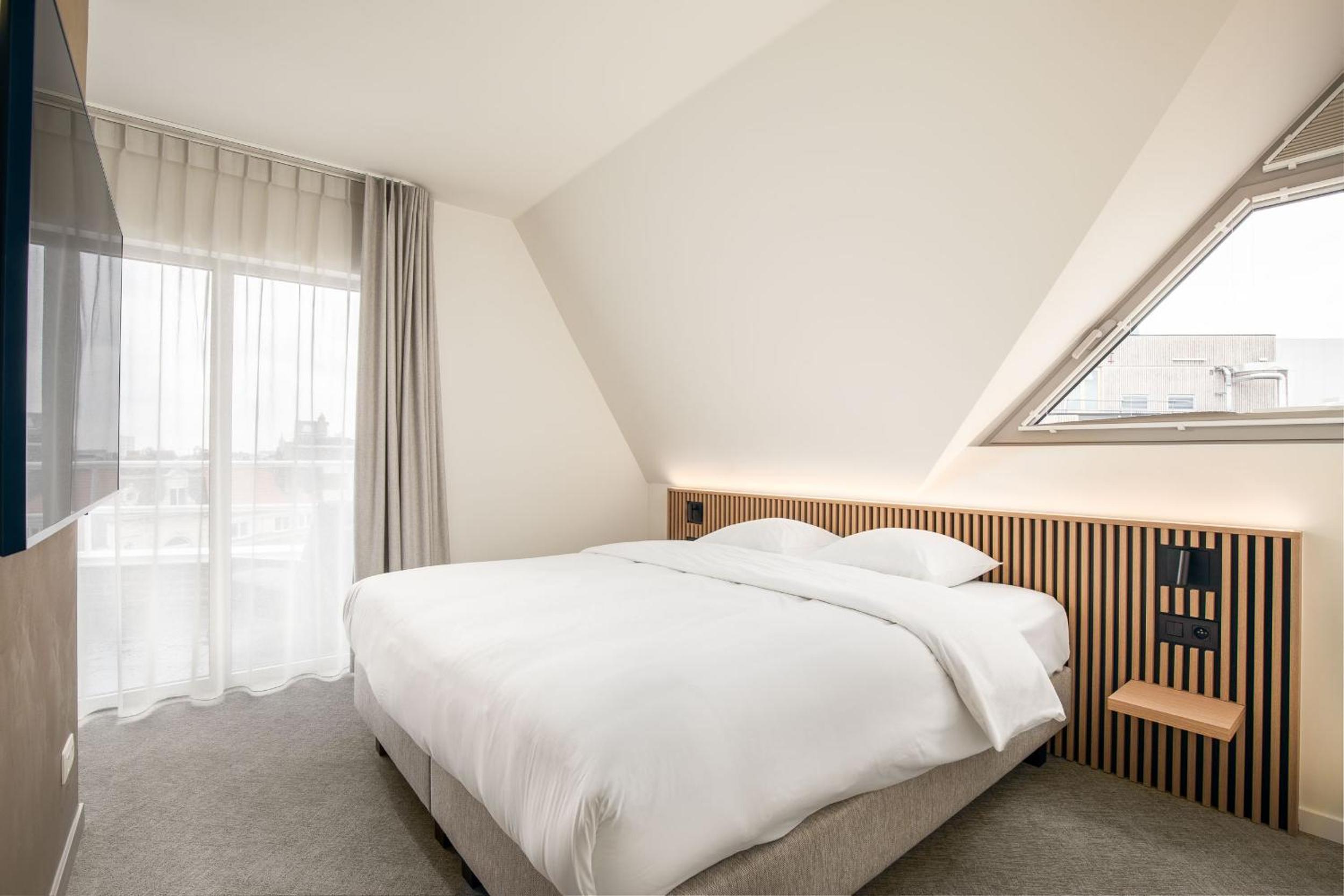 Deluxe Double Room with Balcony photo 1