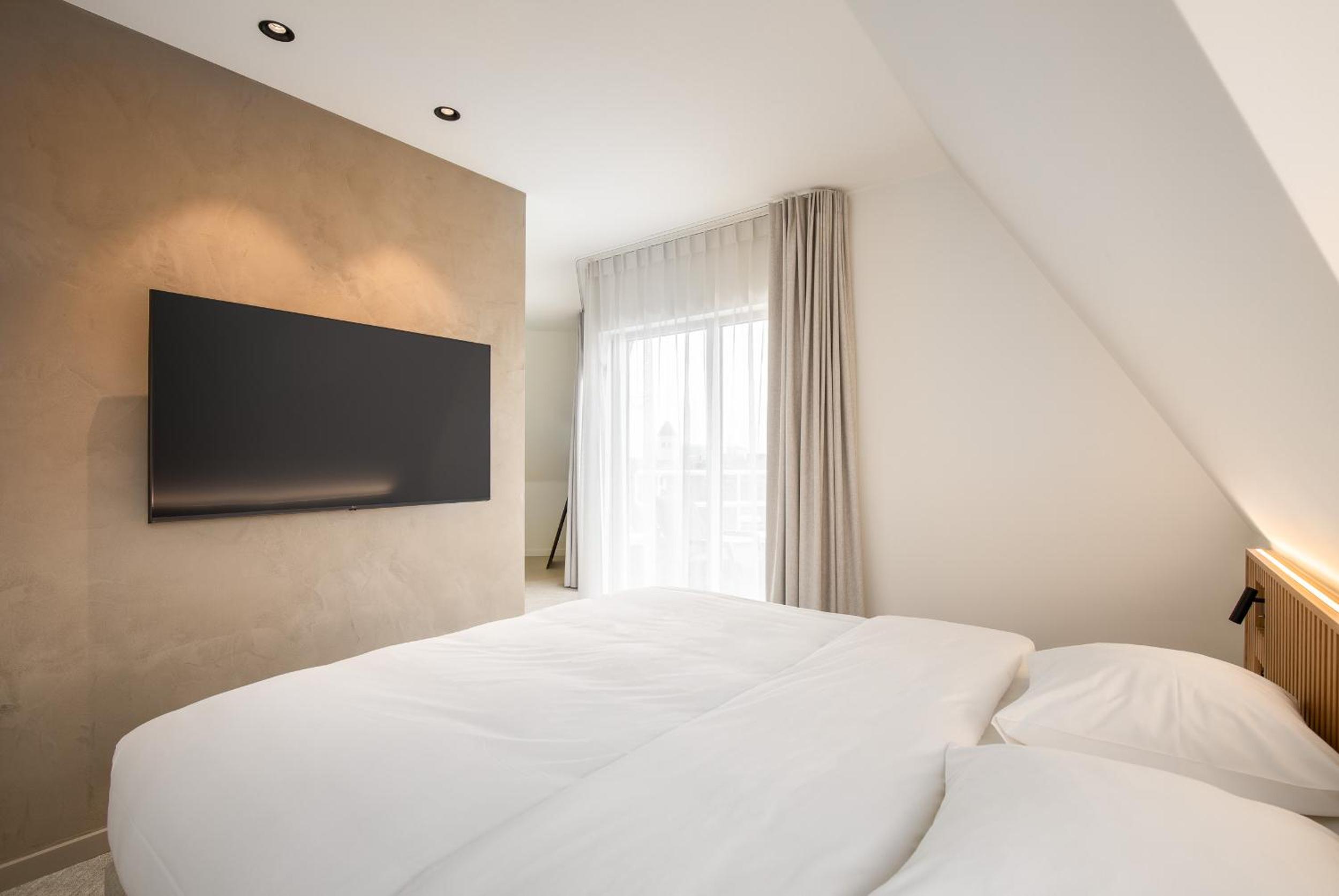 Deluxe Double Room with Balcony photo 2