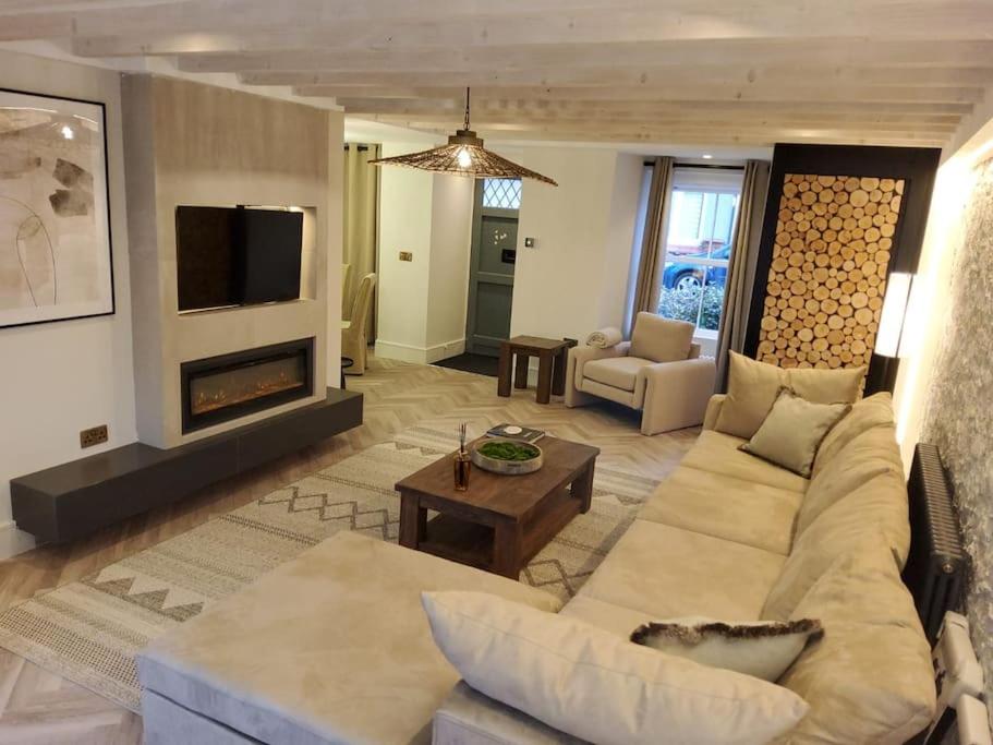 Four-Bedroom House photo 3