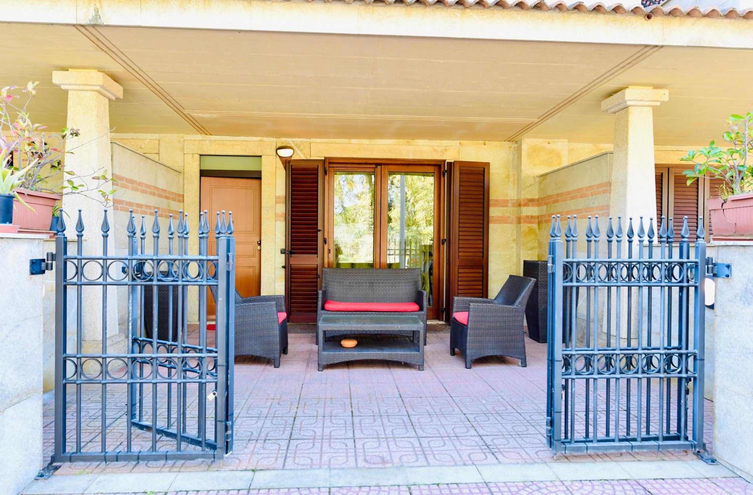 Three-Bedroom House photo 2
