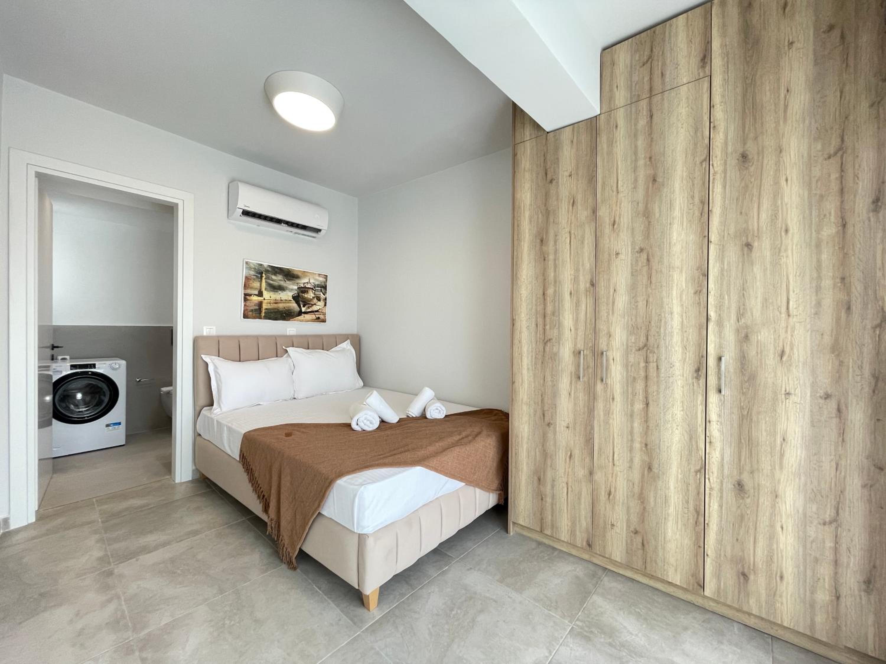 Deluxe Studio