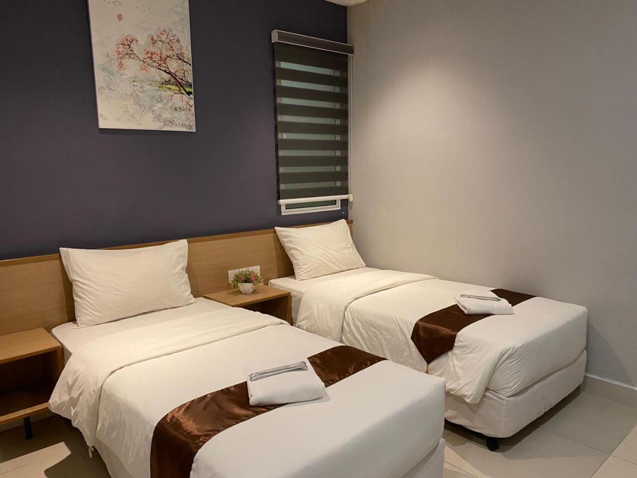 Standard Twin Room - Photo 4