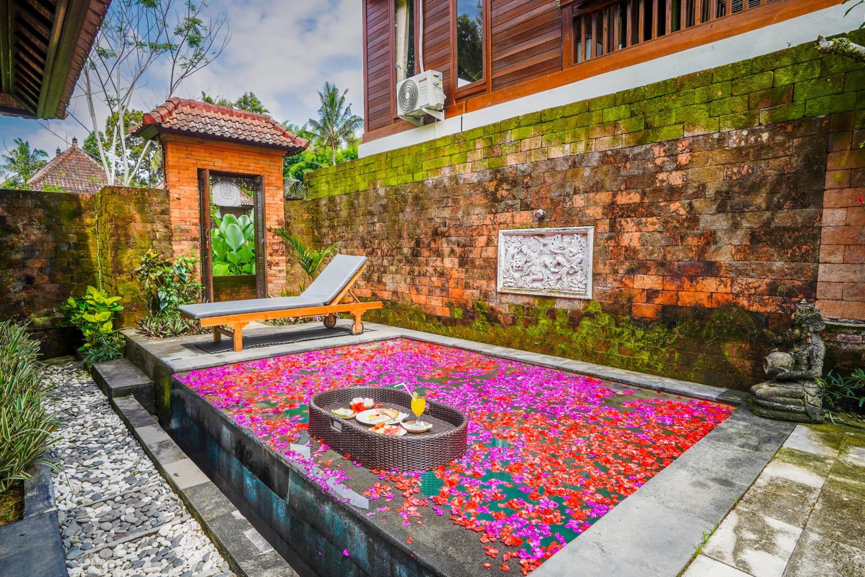 Villa with Private Pool photo 2