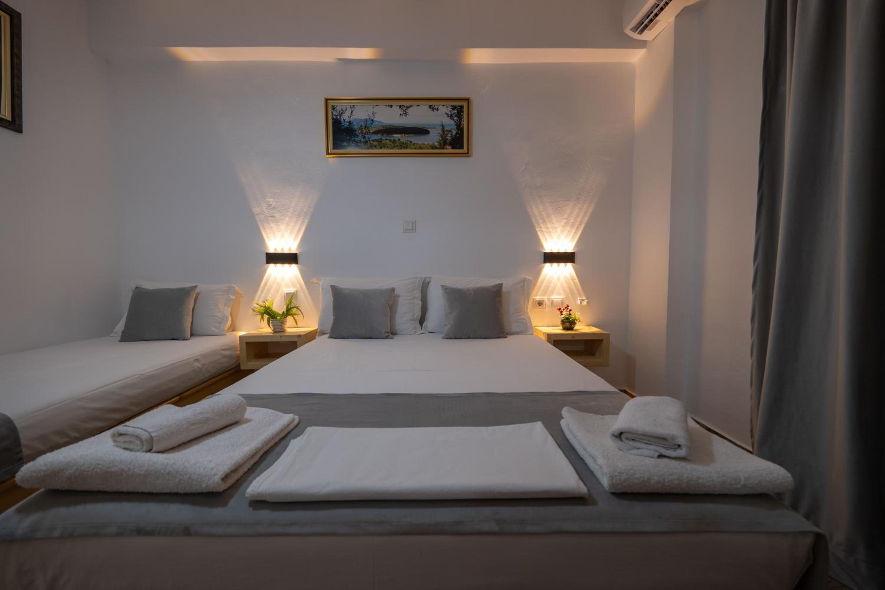 Classic Triple Room photo 2