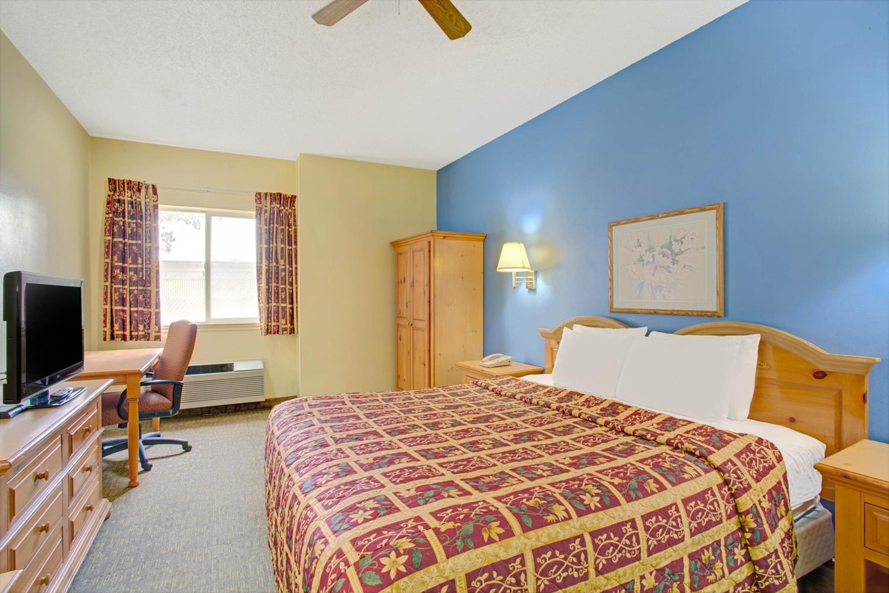 King Room - Non-Smoking photo 1