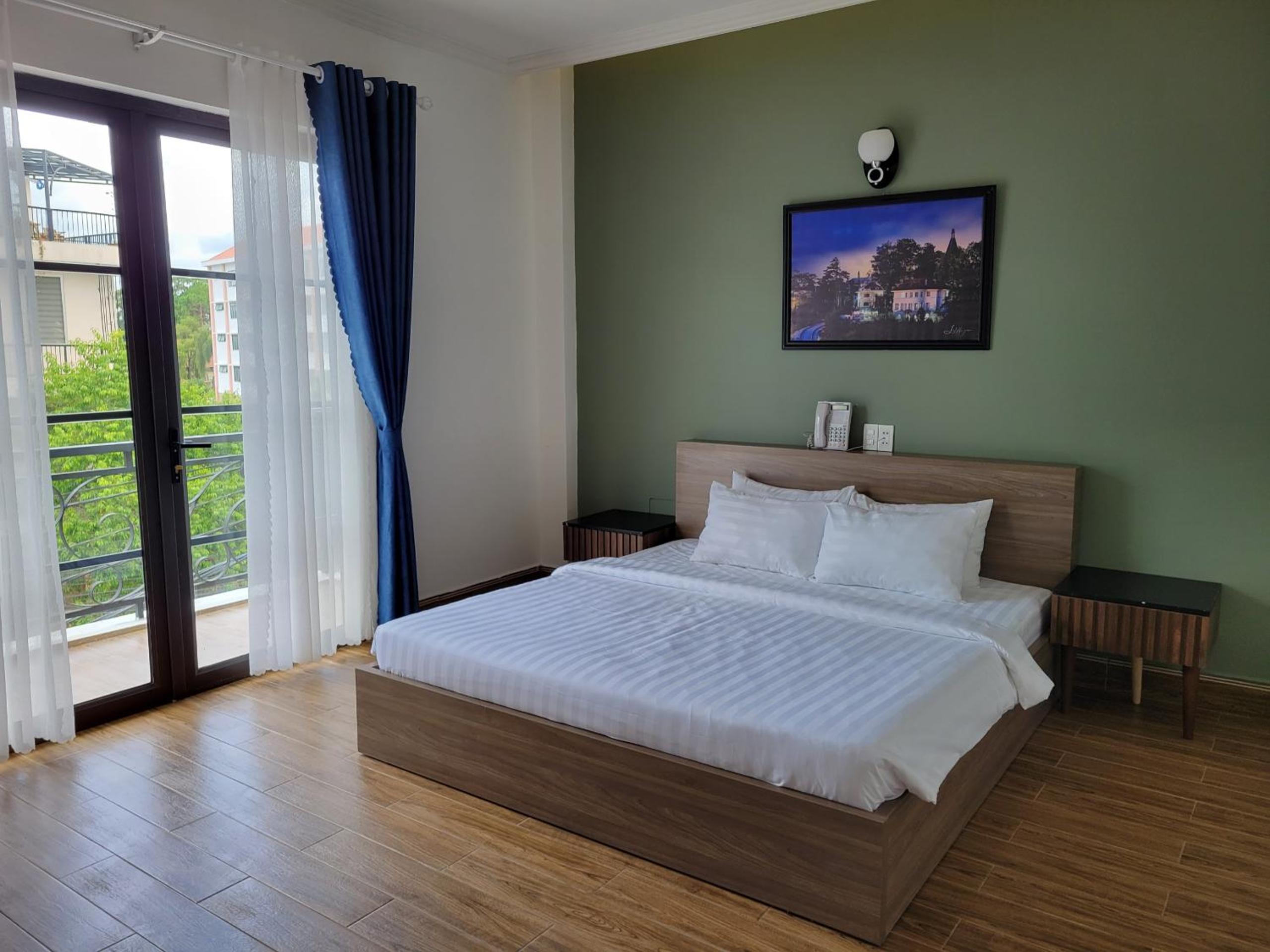Deluxe Double Room With Balcony