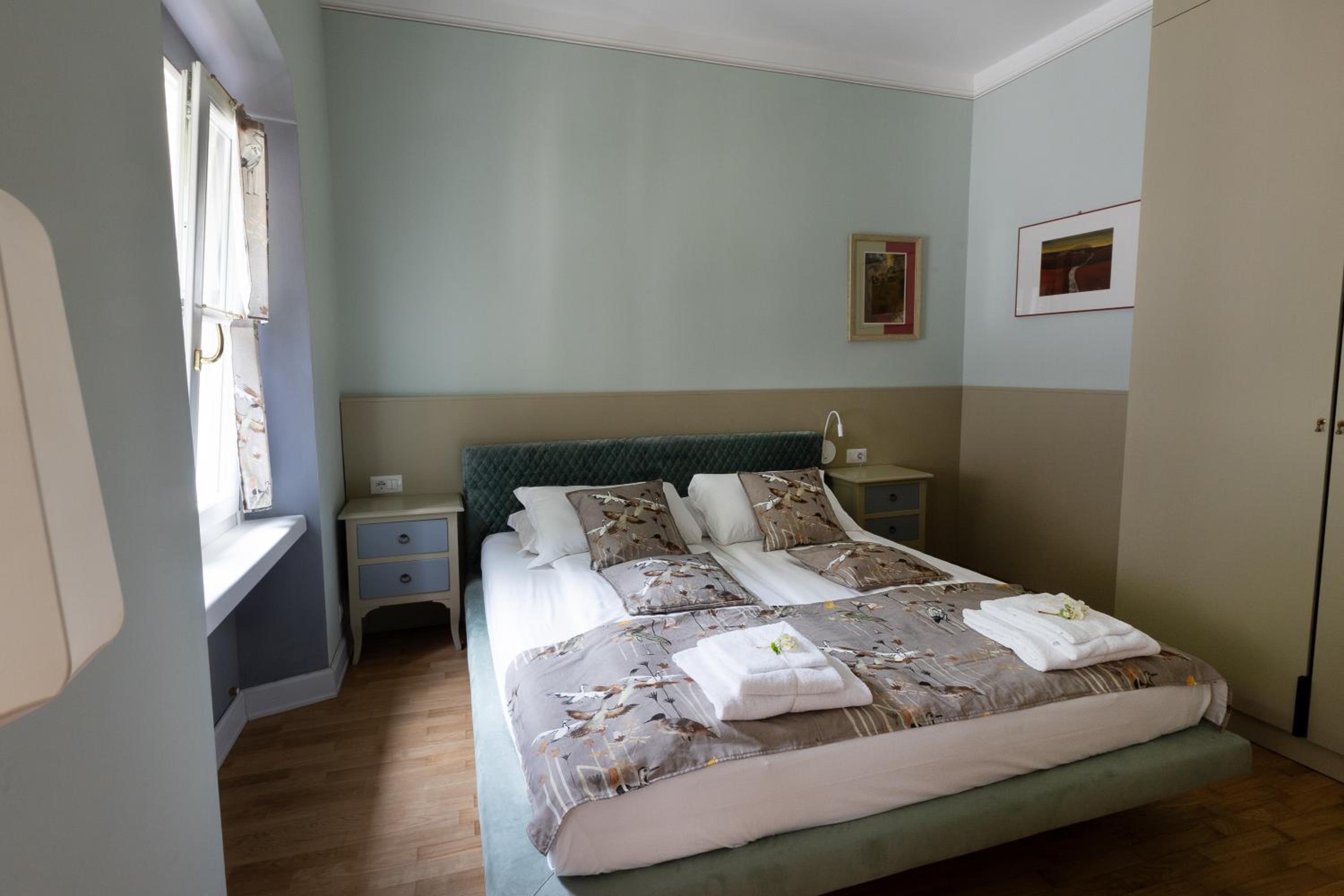 Classic One-Bedroom Apartment with King Bed photo 3