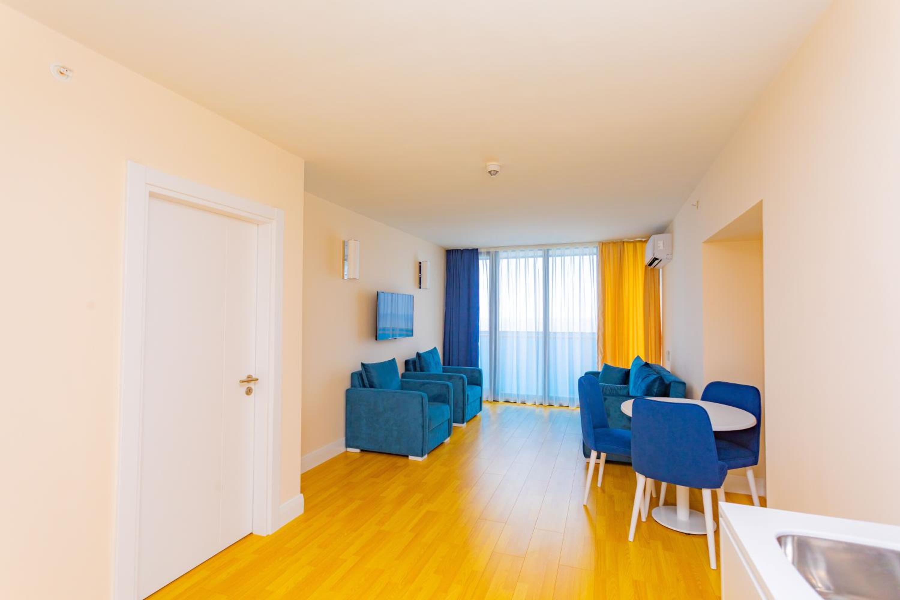 Deluxe Suite with Sea View photo 3