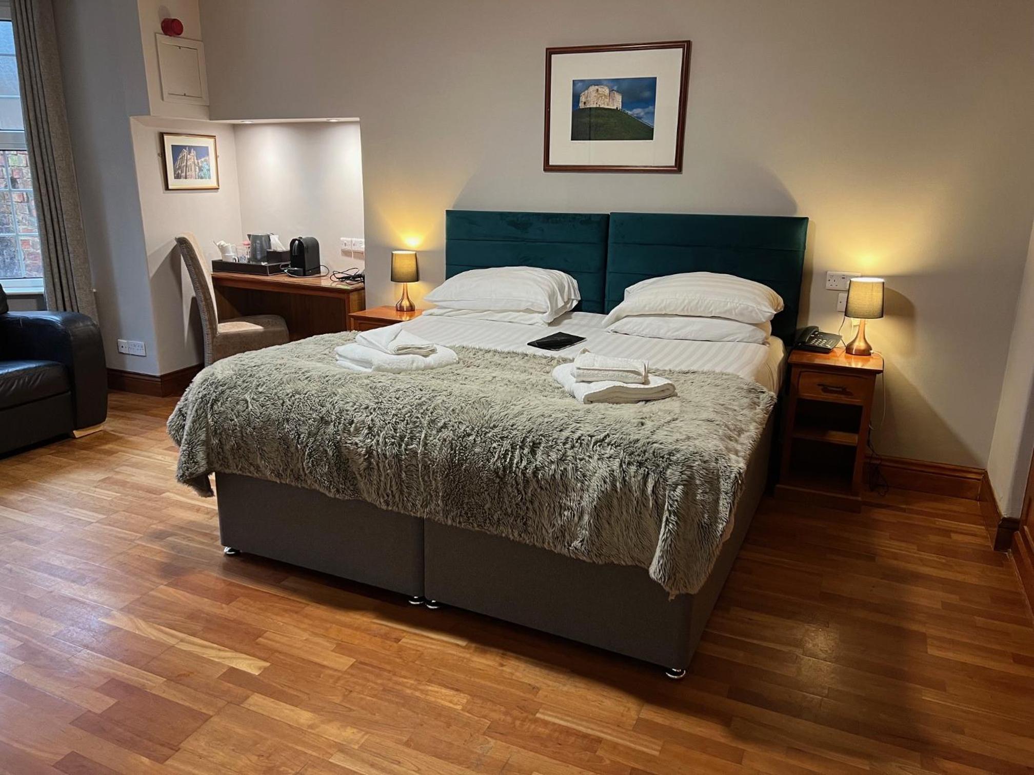 Superior King or Twin Room - Photo 1