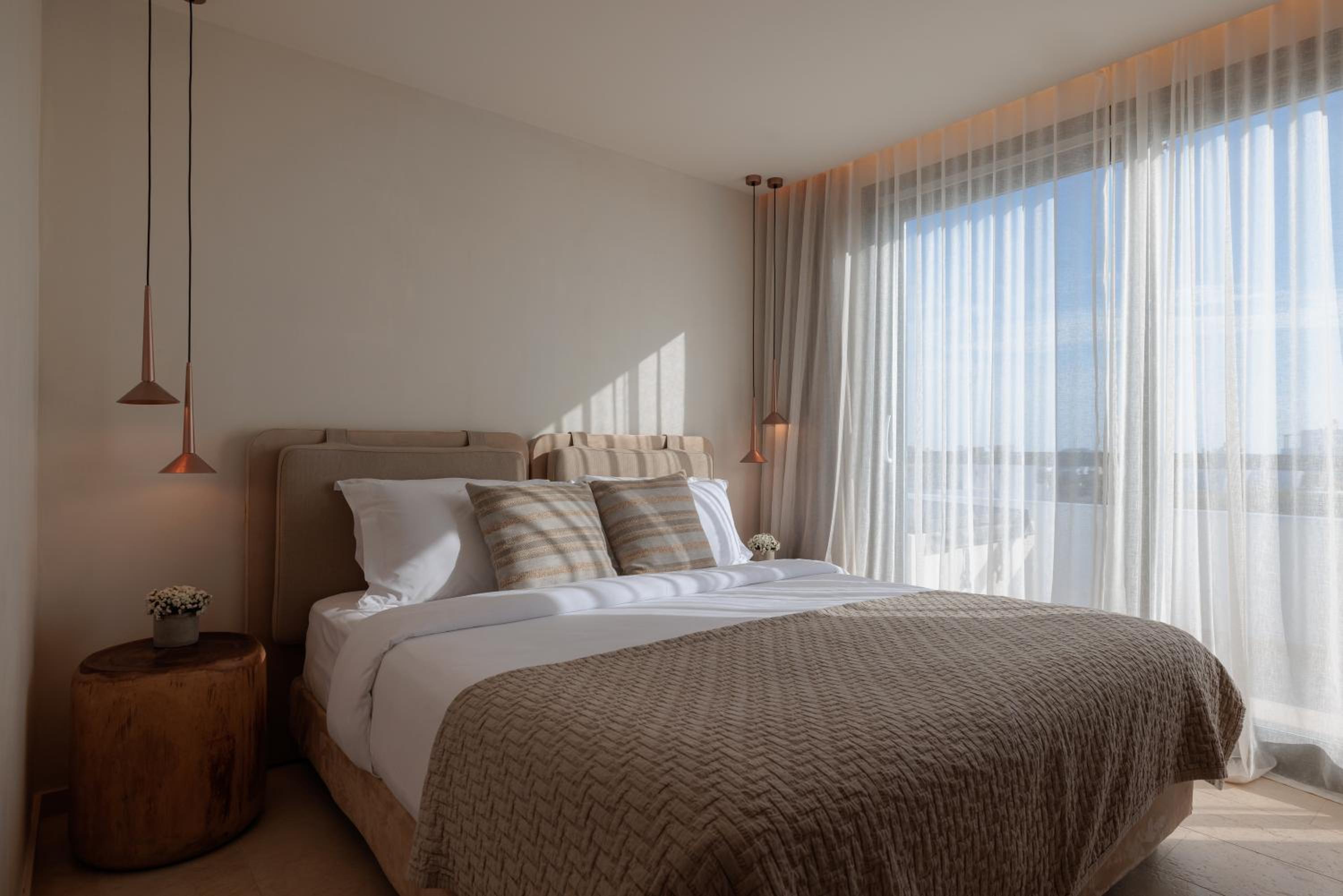 Deluxe Doppelzimmer mit Außen-Whirlpool und Meerblick