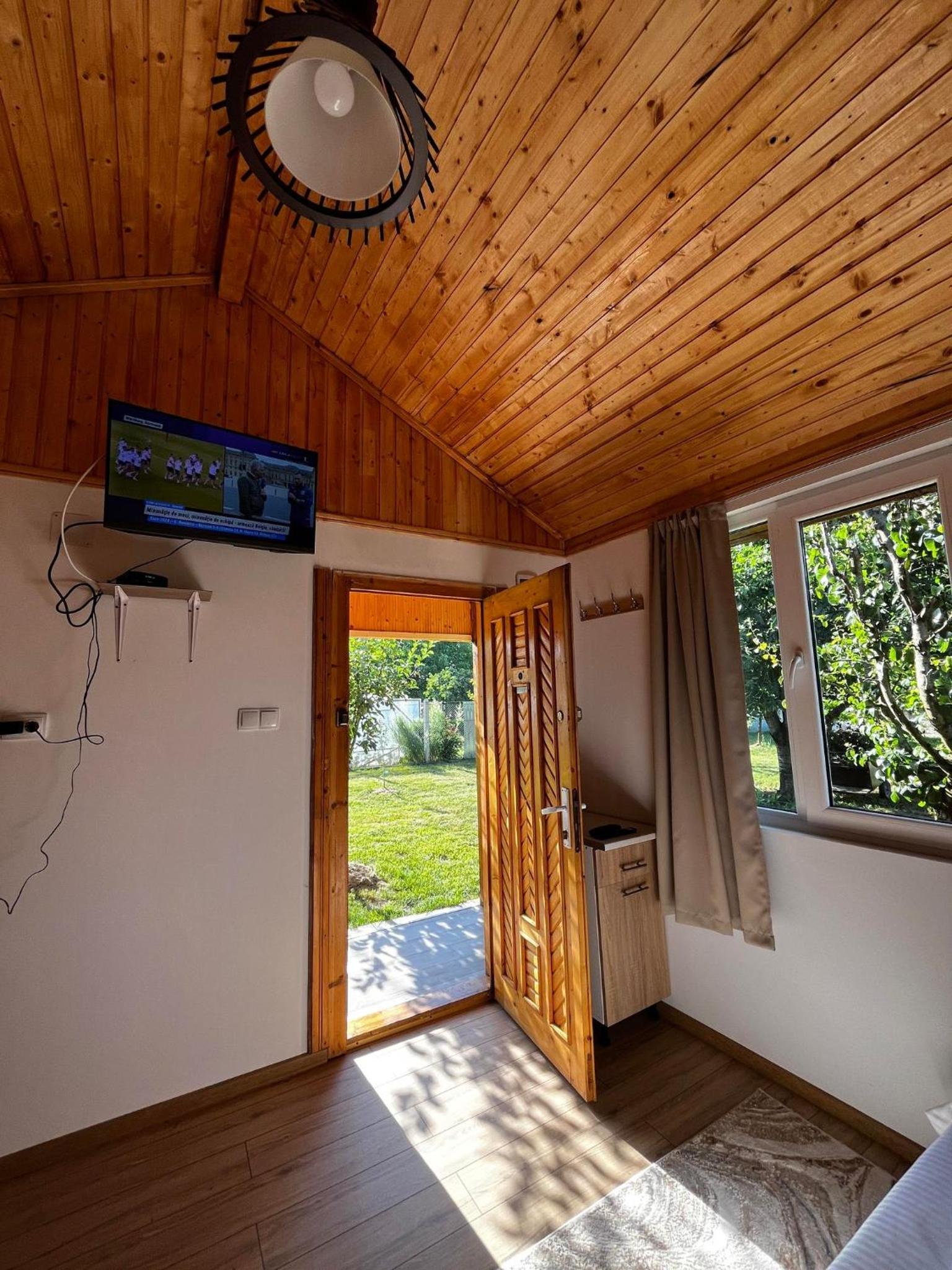 One-Bedroom House photo 2
