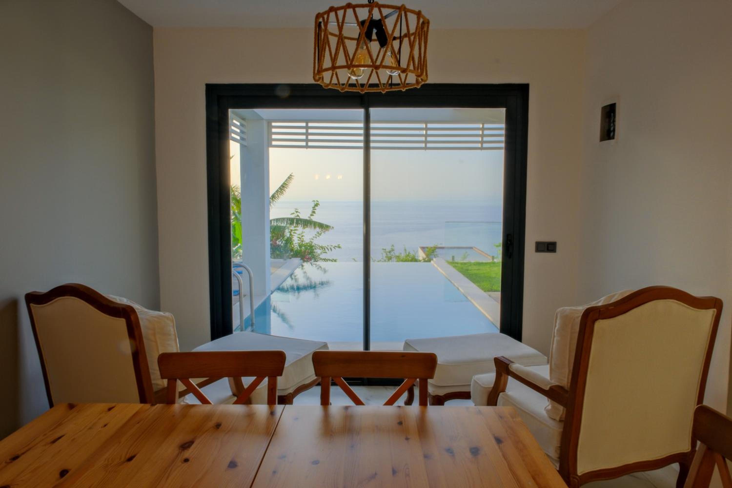Three-Bedroom Villa photo 2