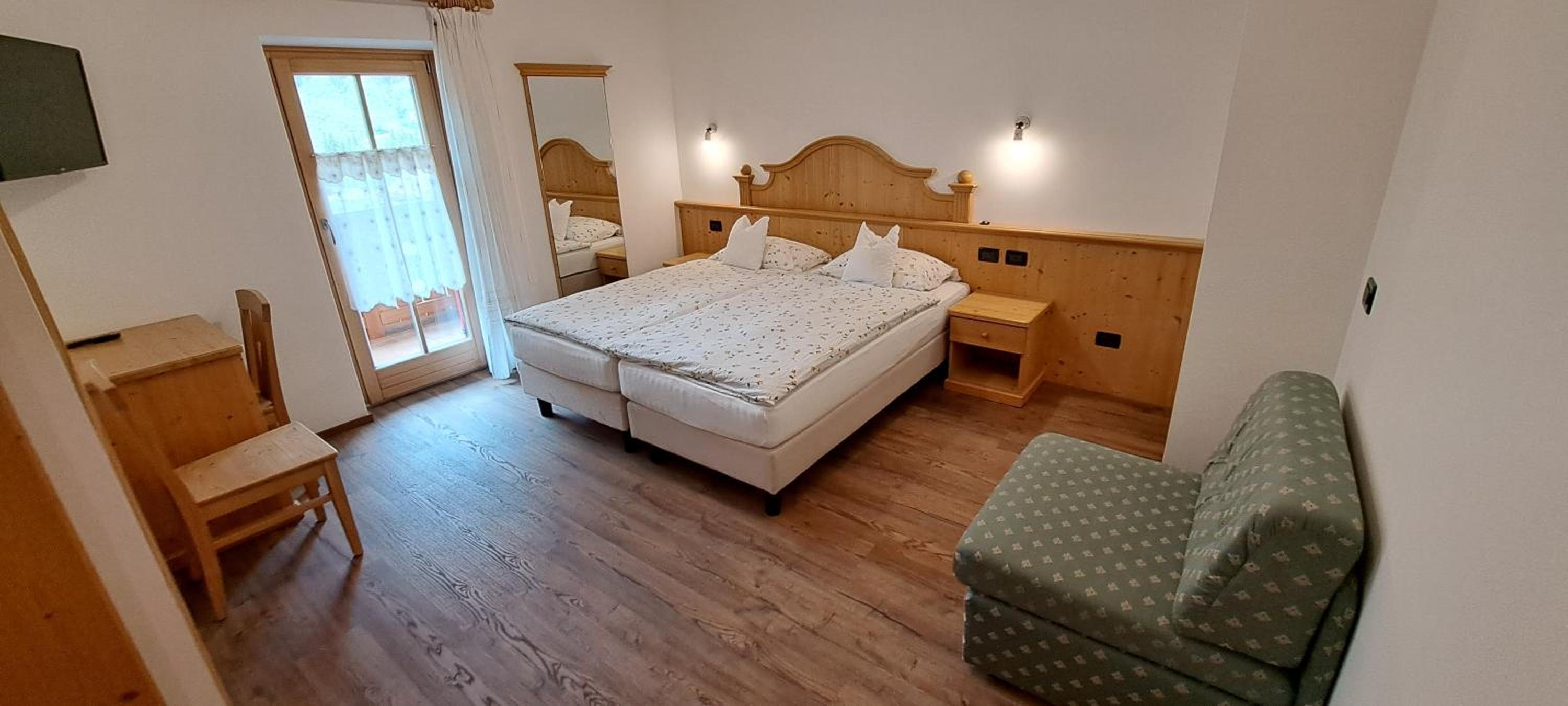 Twin Room with Mountain View