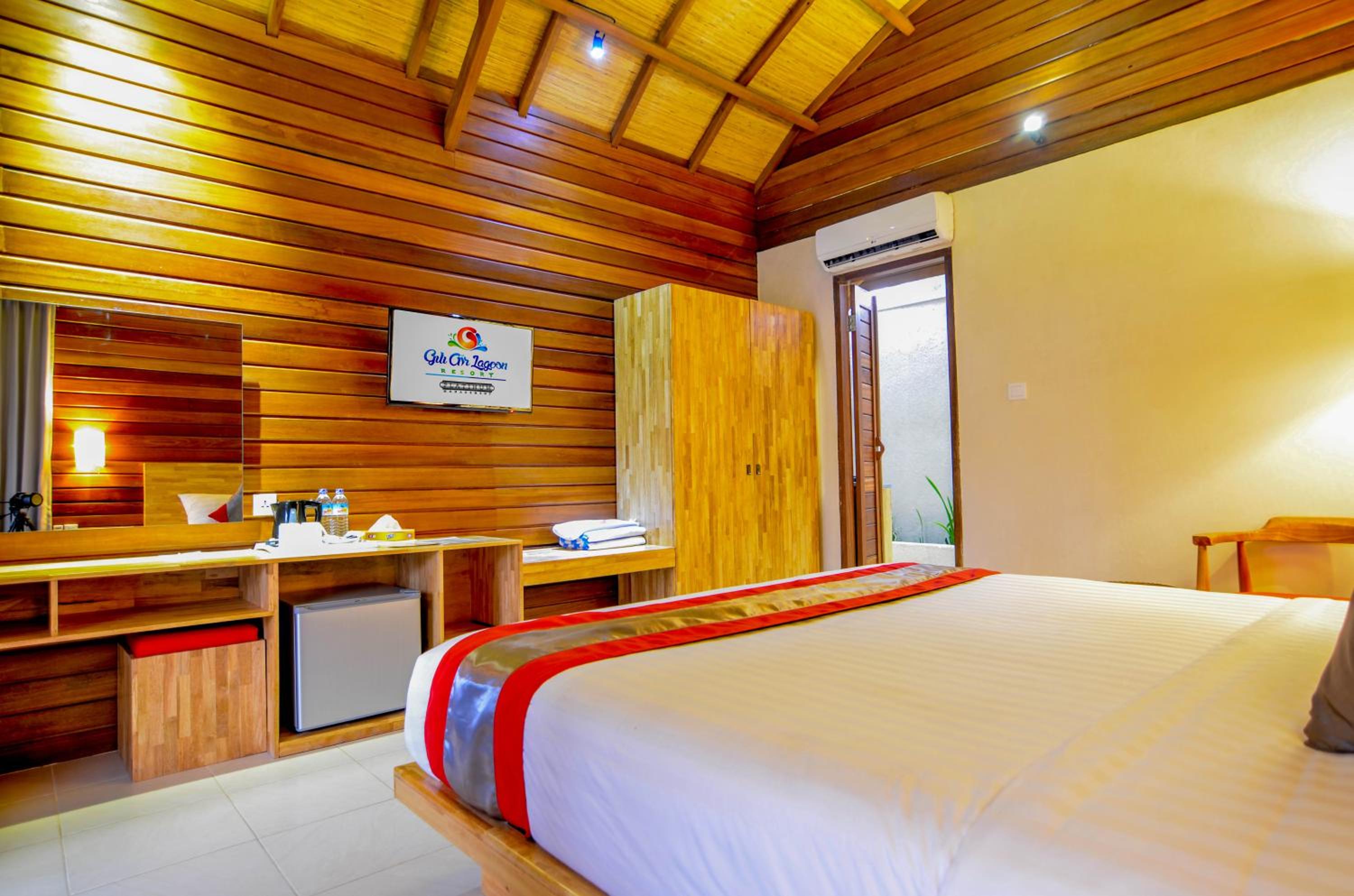 One-Bedroom Cottage Pool Lagoon - Photo 8