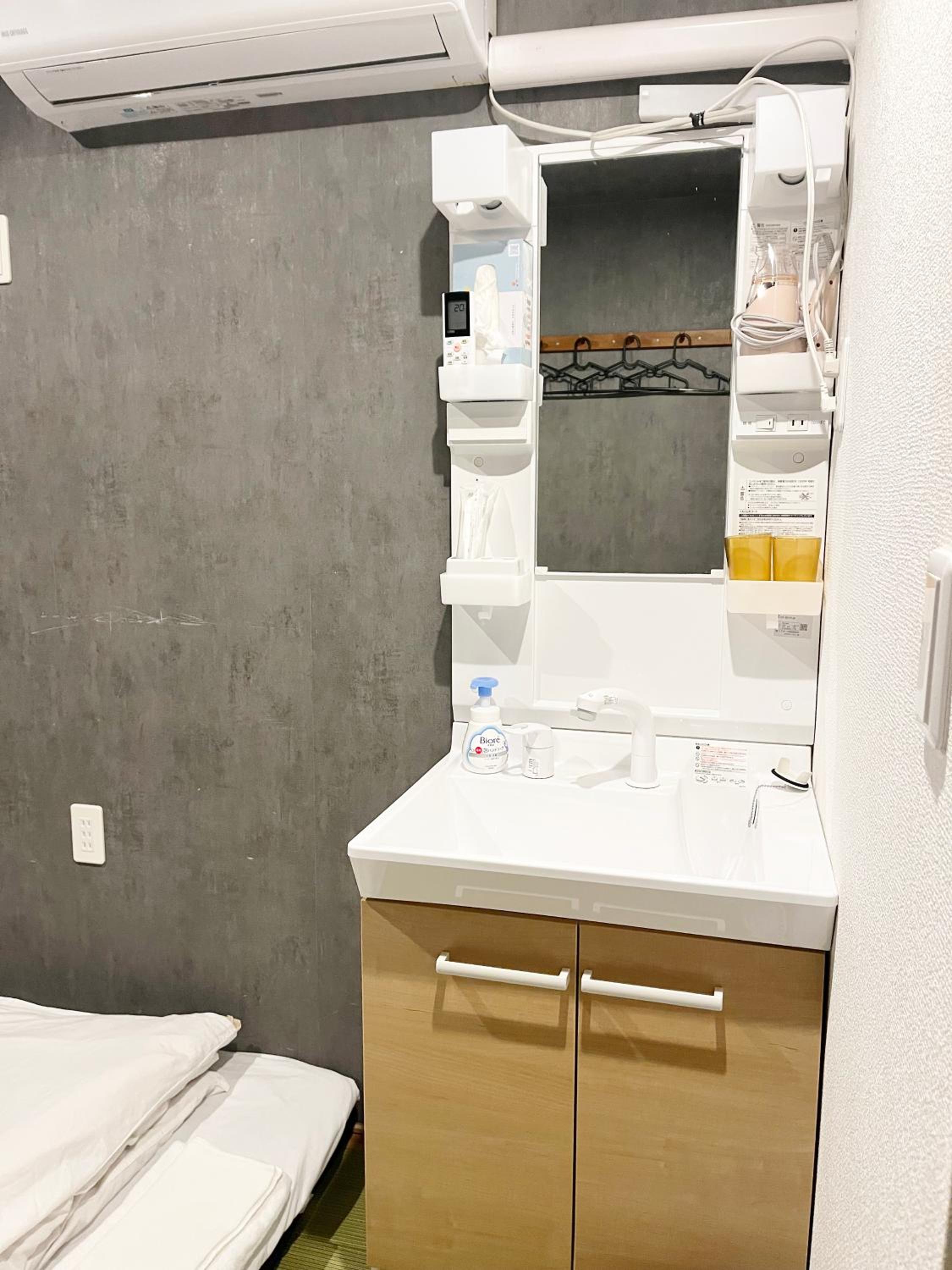 Single Room with Shower photo 3