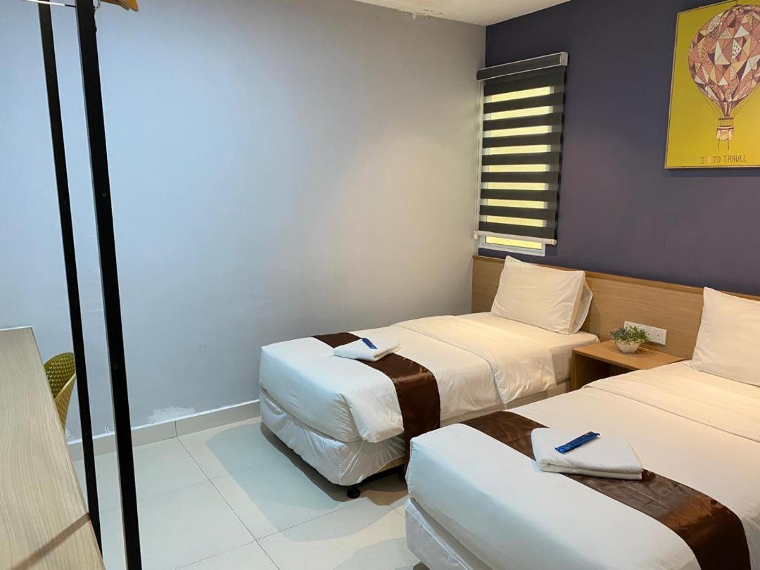 Standard Twin Room - Photo 3
