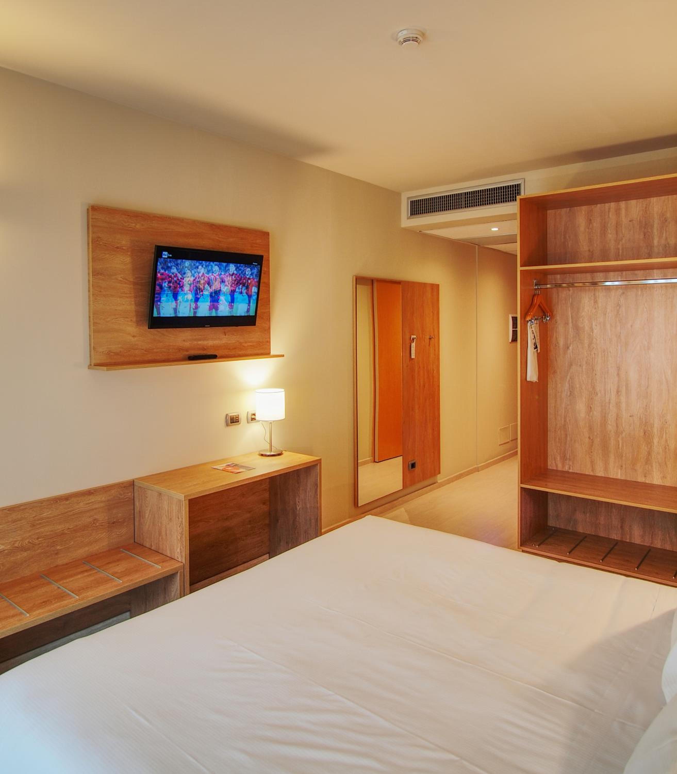 Double or Twin Room photo 3