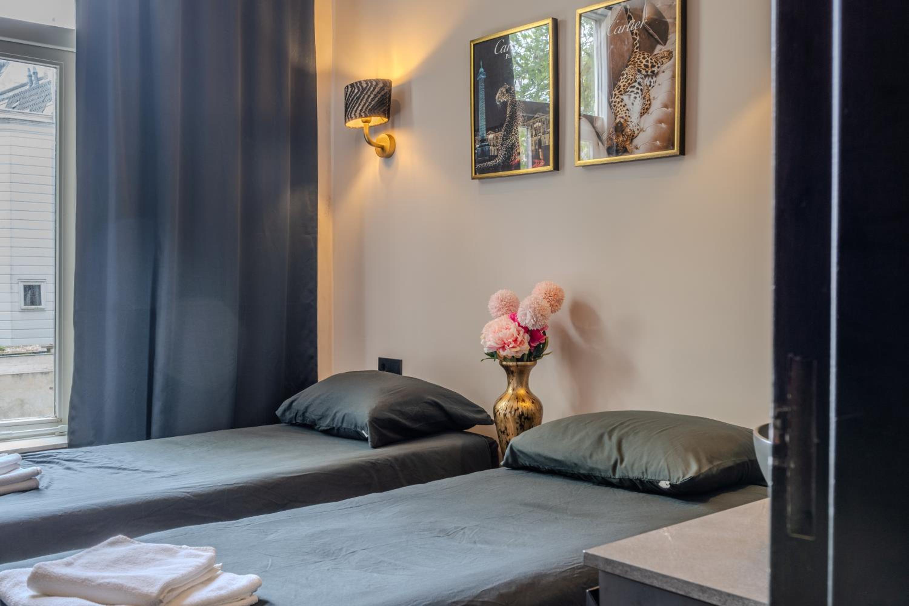 Standard Twin Room with Shared Bathroom
